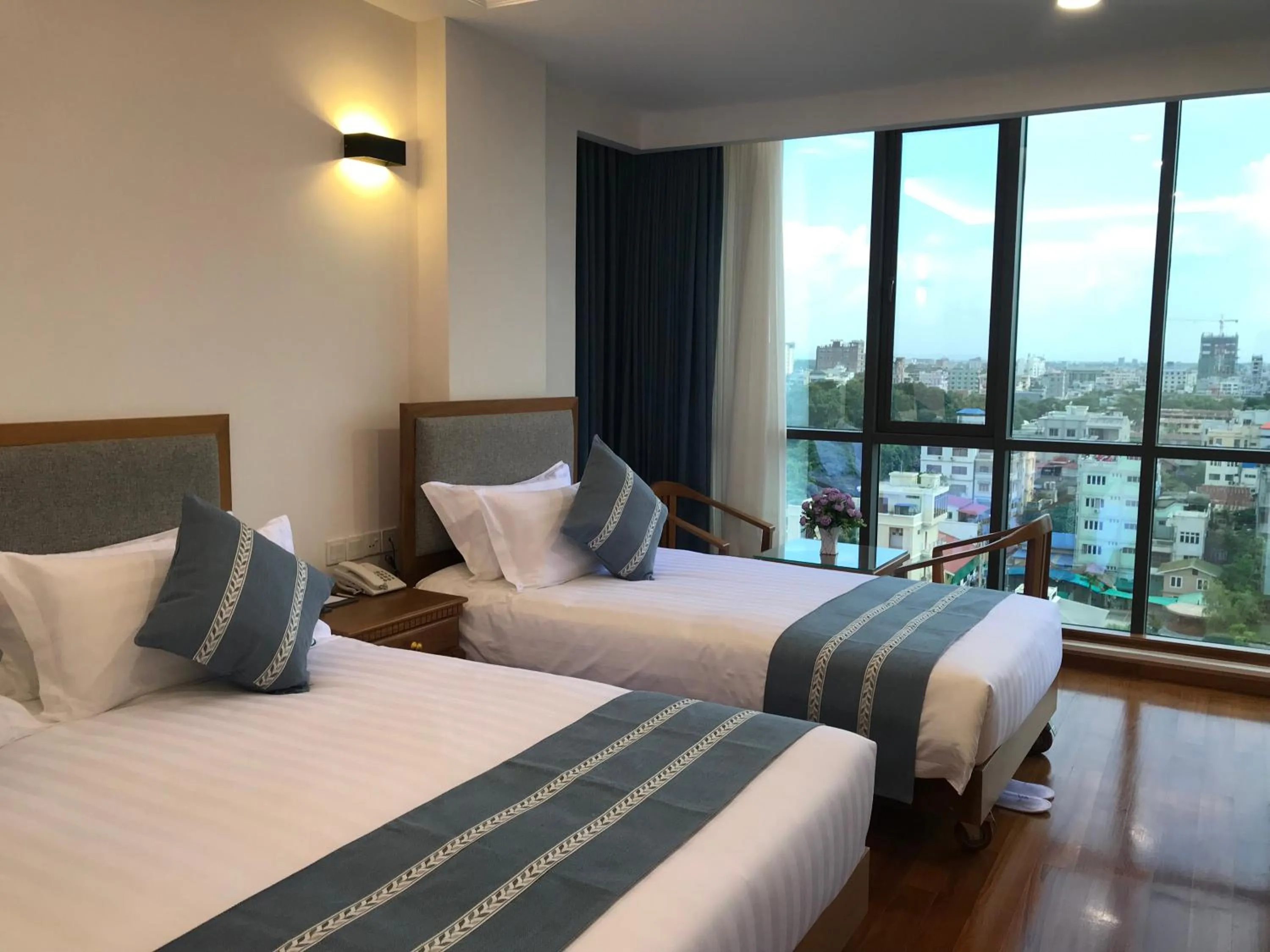 Photo of the whole room, Bed in Dragon Phoenix Hotel