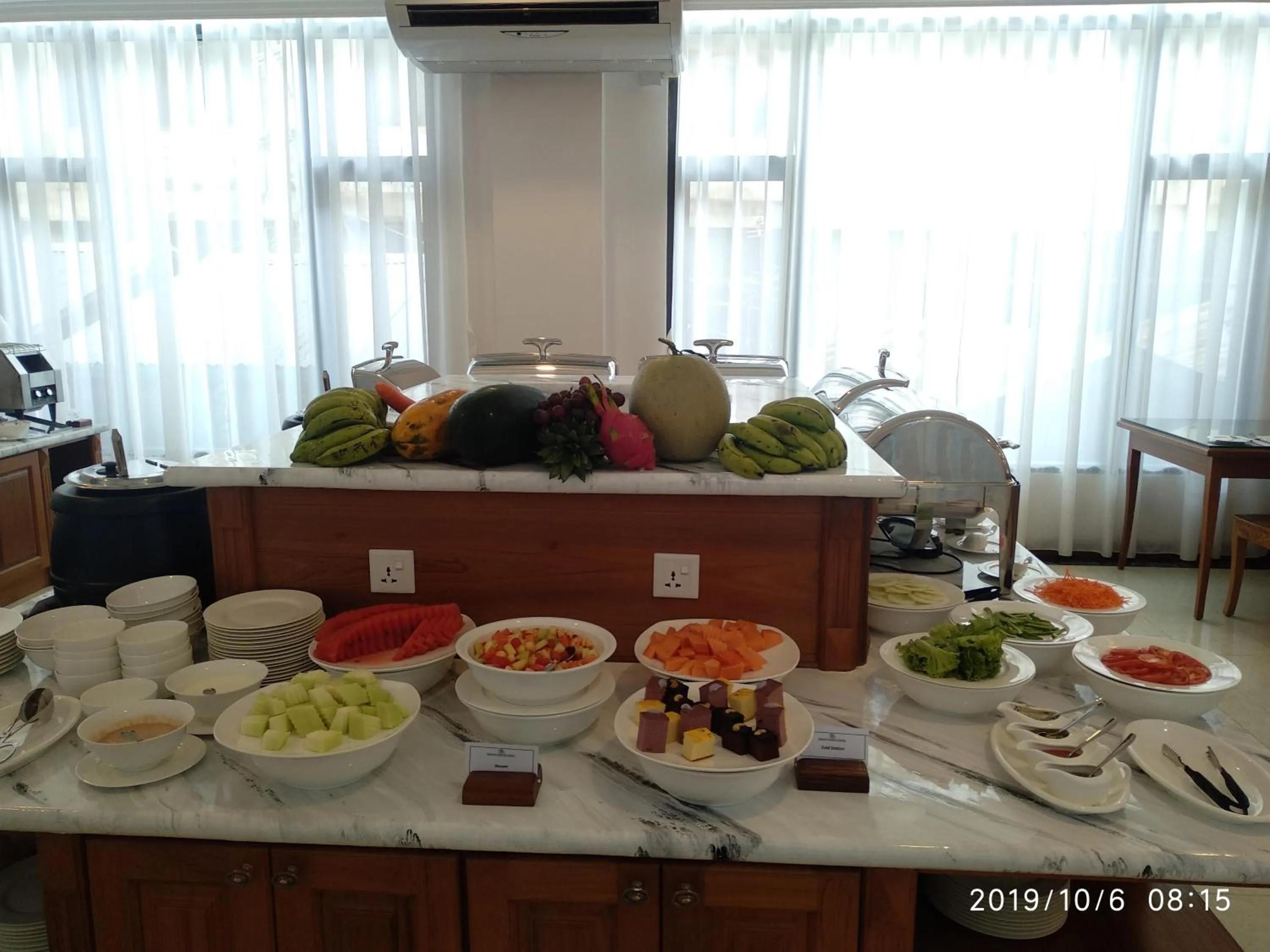 Breakfast in Dragon Phoenix Hotel