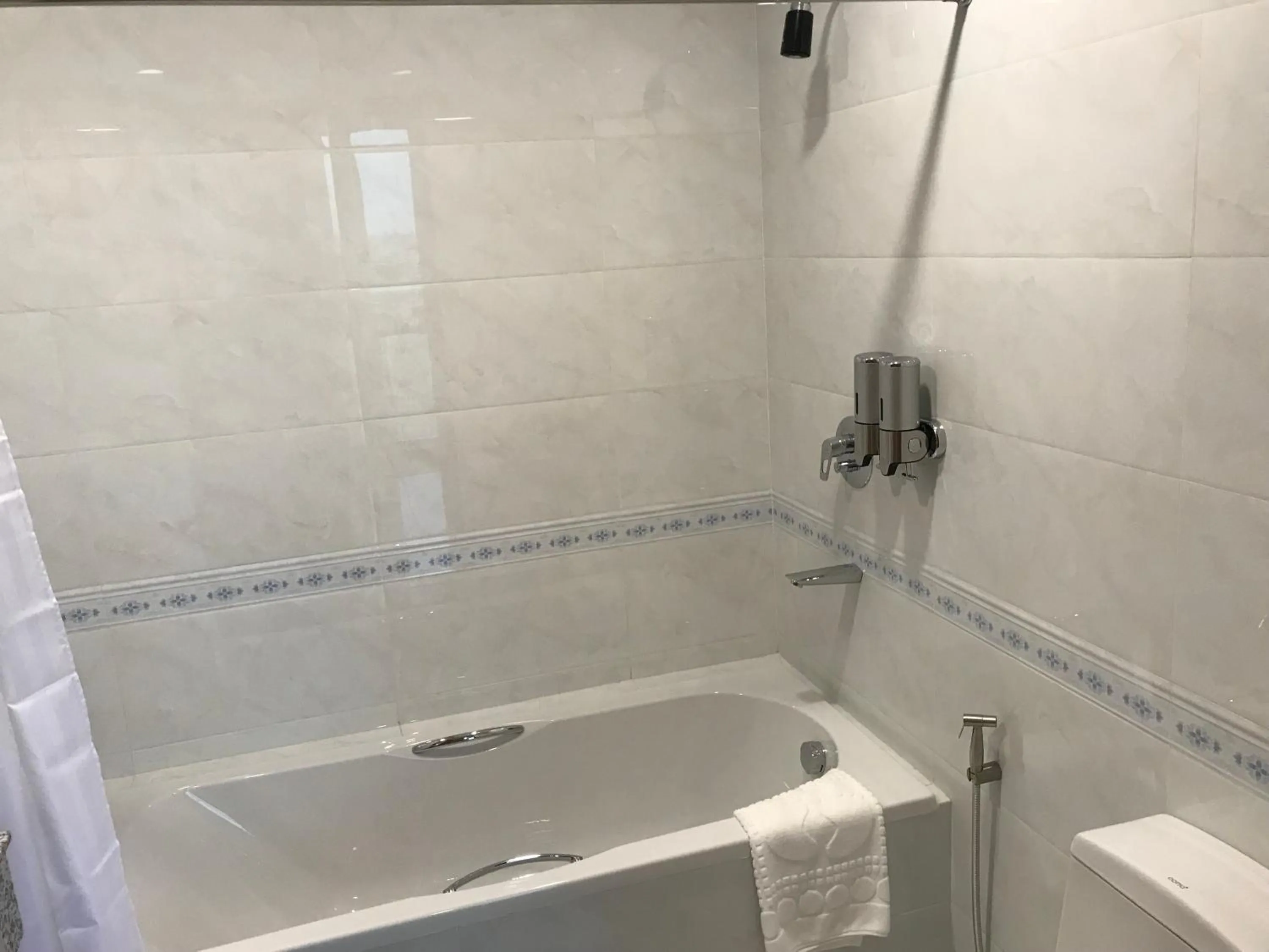 Bathroom in Dragon Phoenix Hotel