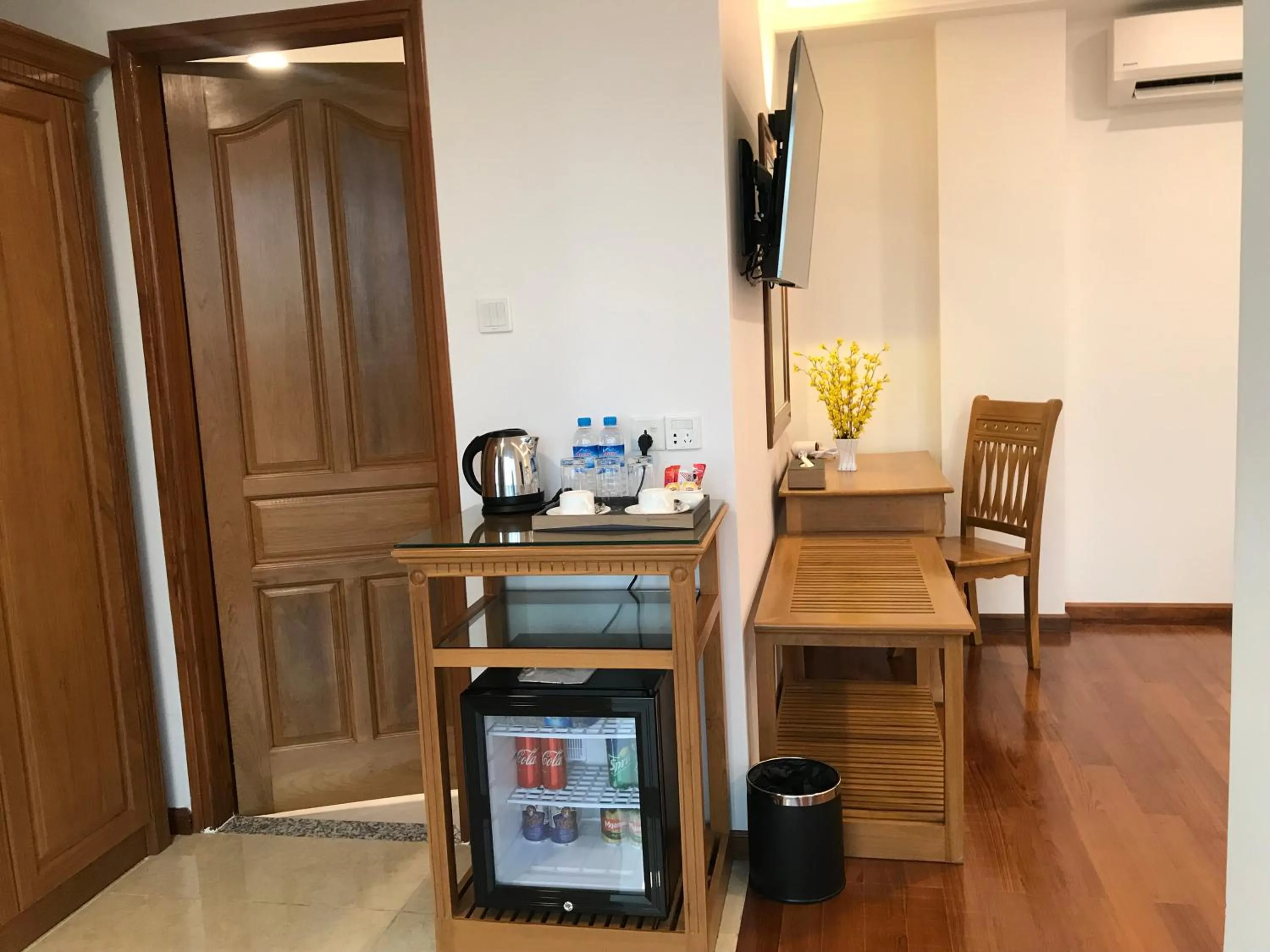 Coffee/tea facilities in Dragon Phoenix Hotel