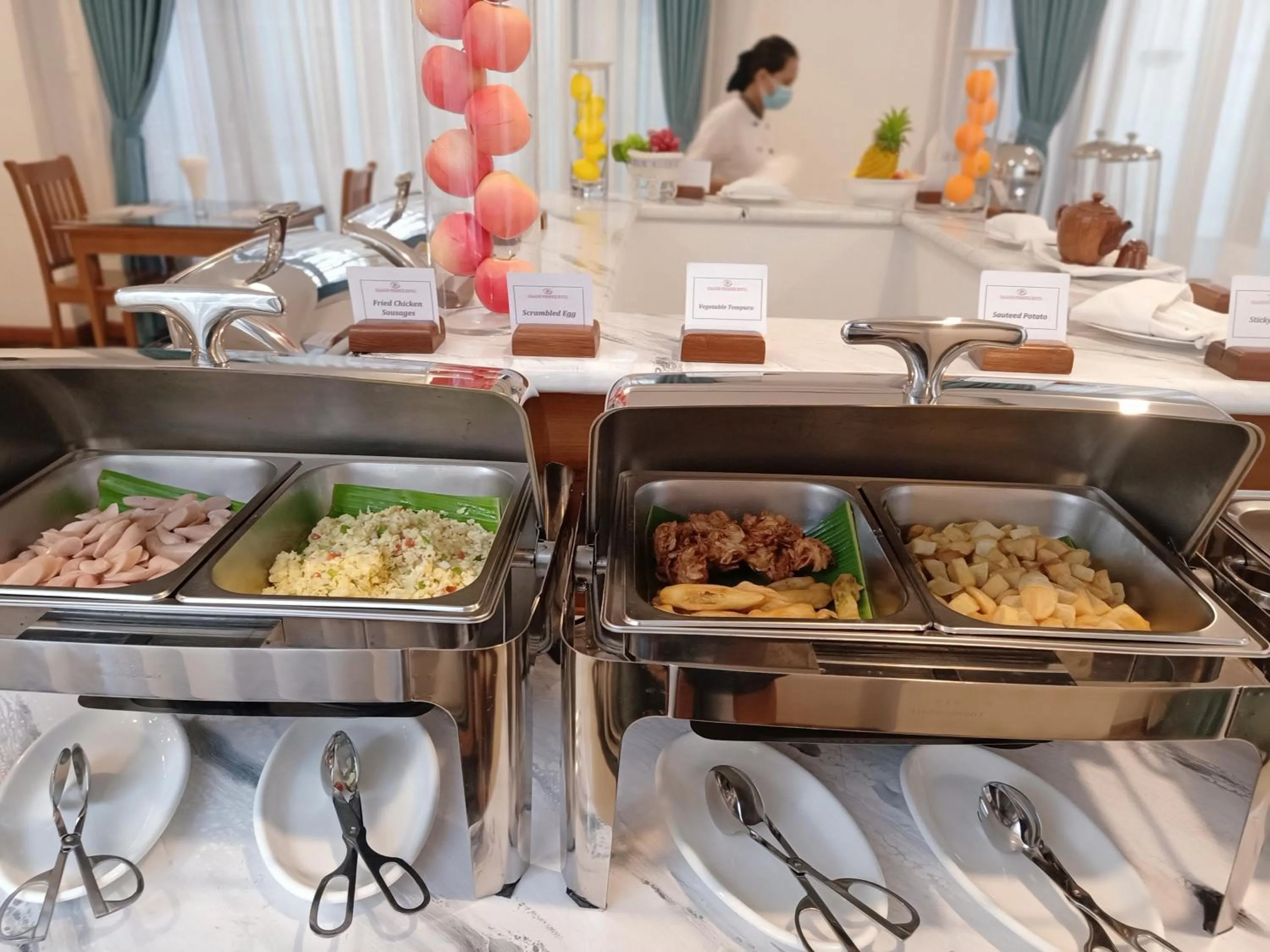 Food in Dragon Phoenix Hotel