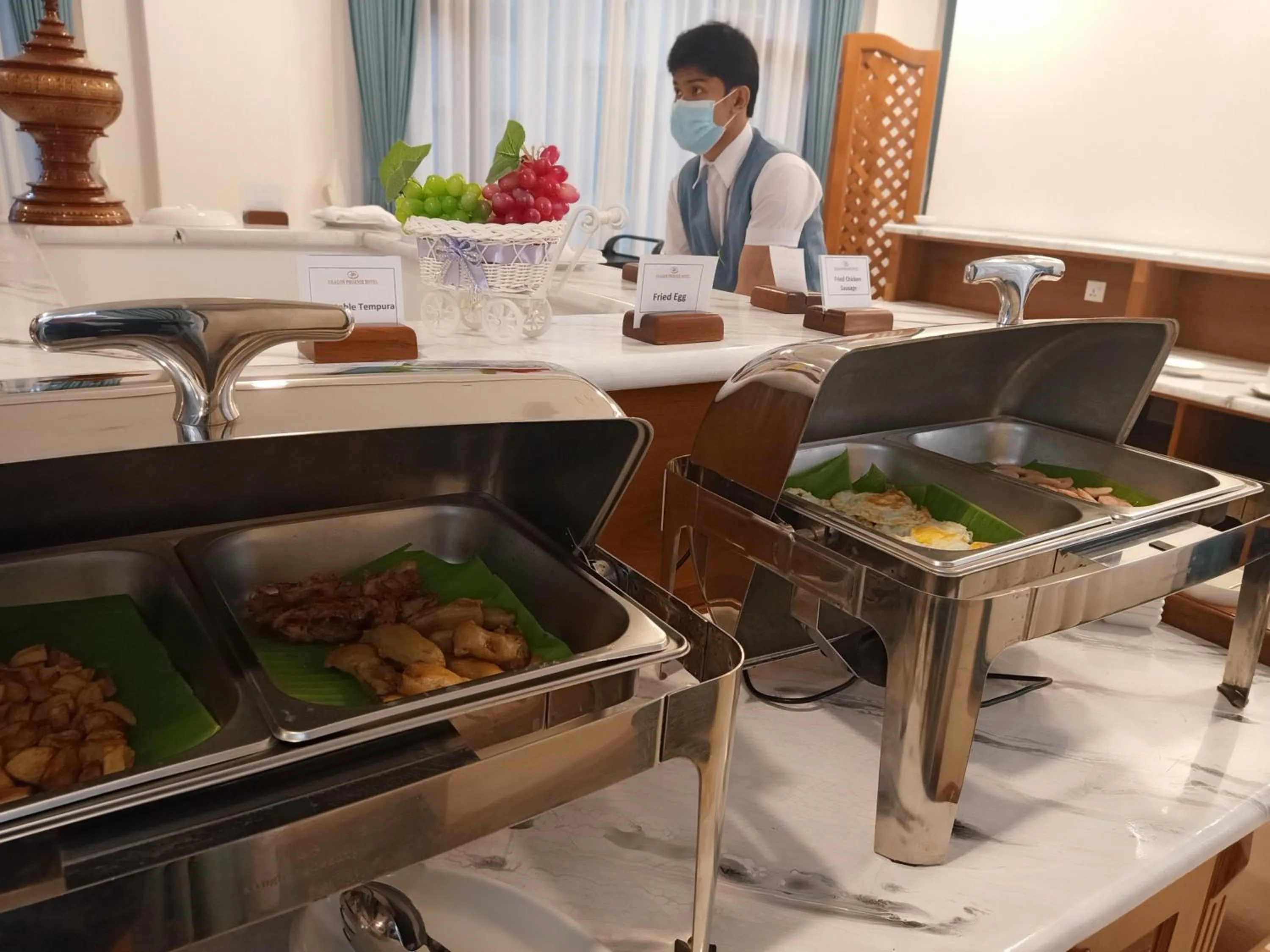 Restaurant/places to eat in Dragon Phoenix Hotel