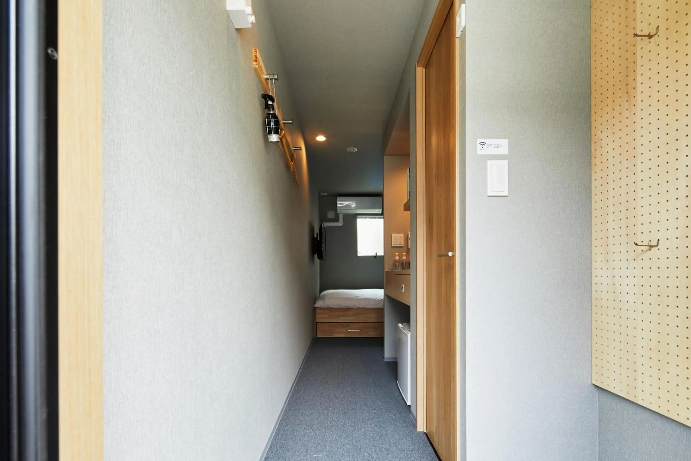 Photo of the whole room, Bed in boxi Hakata 2