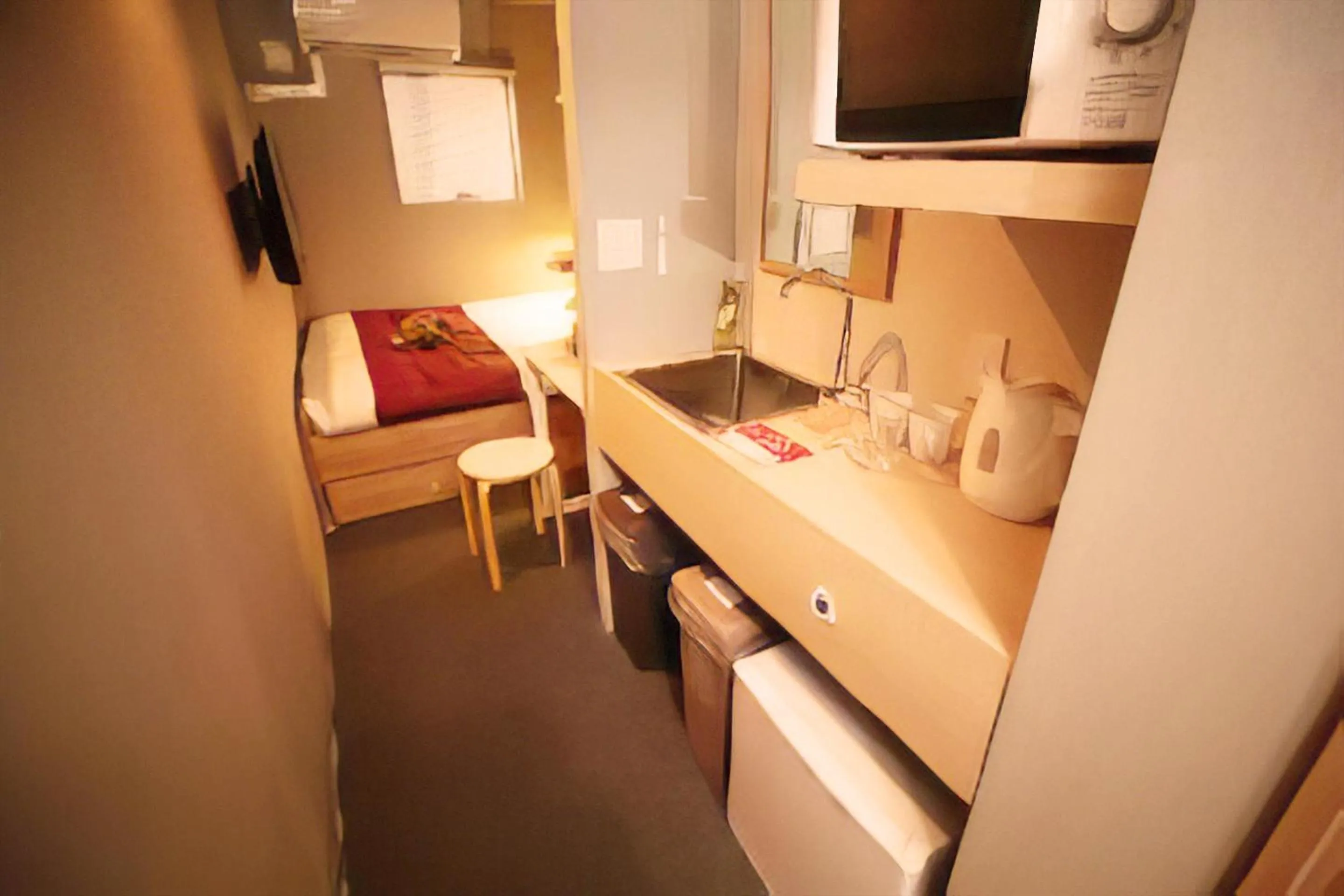 Photo of the whole room, Bed in boxi Hakata 2