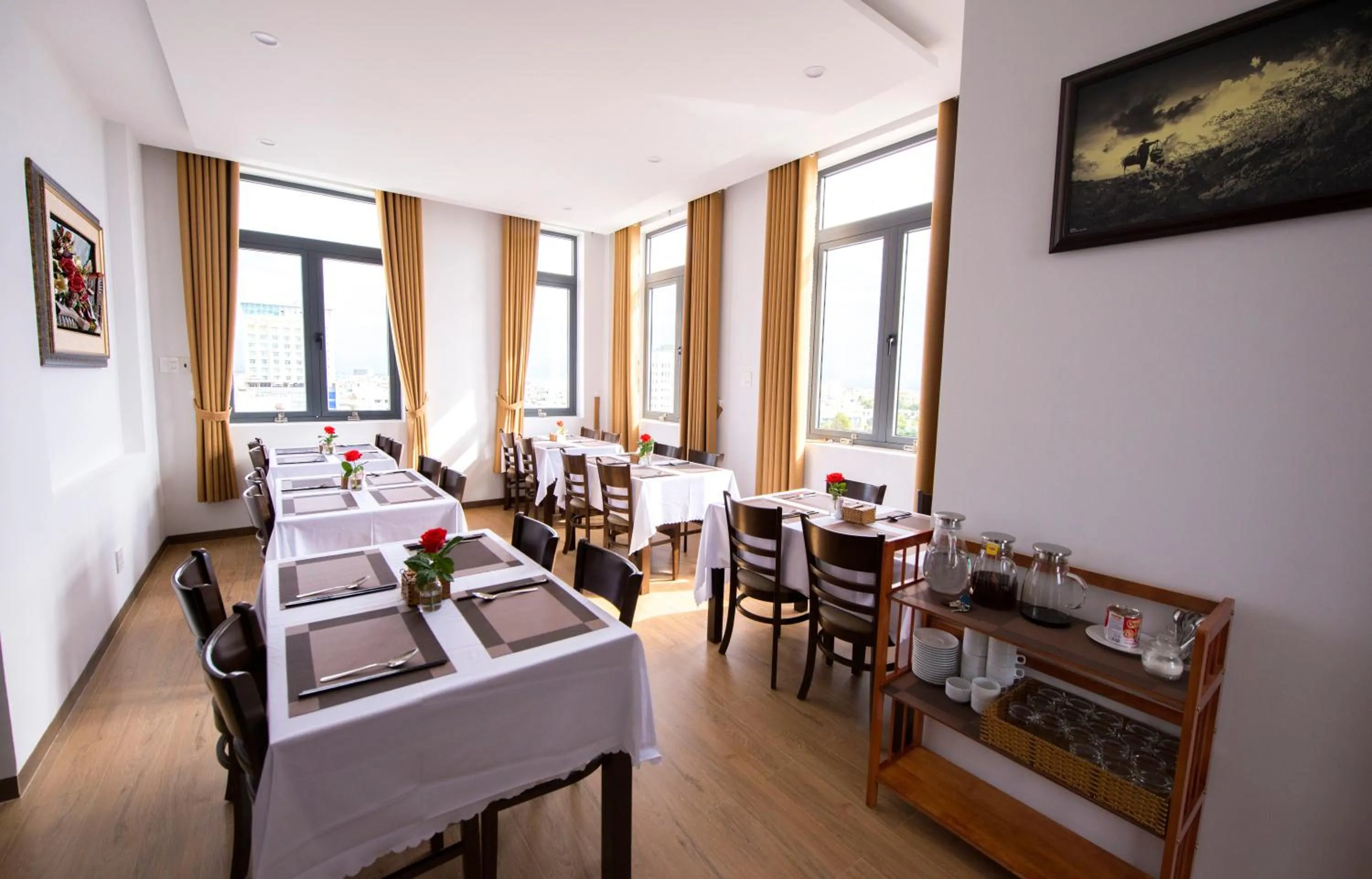 Restaurant/places to eat in Dac Tin Luxury Hotel
