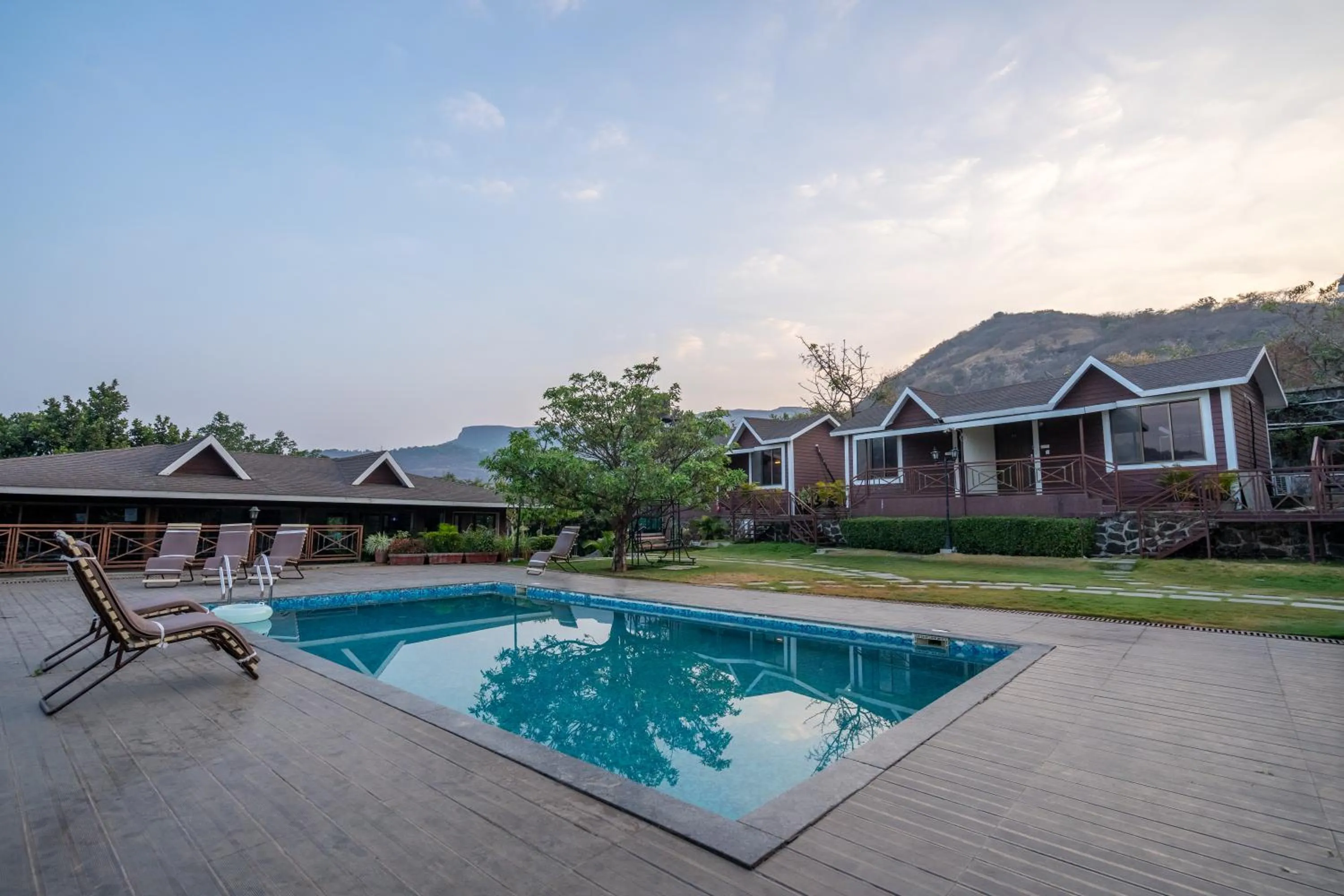 Day in Green Velvet Resort-Near Pawna Lake