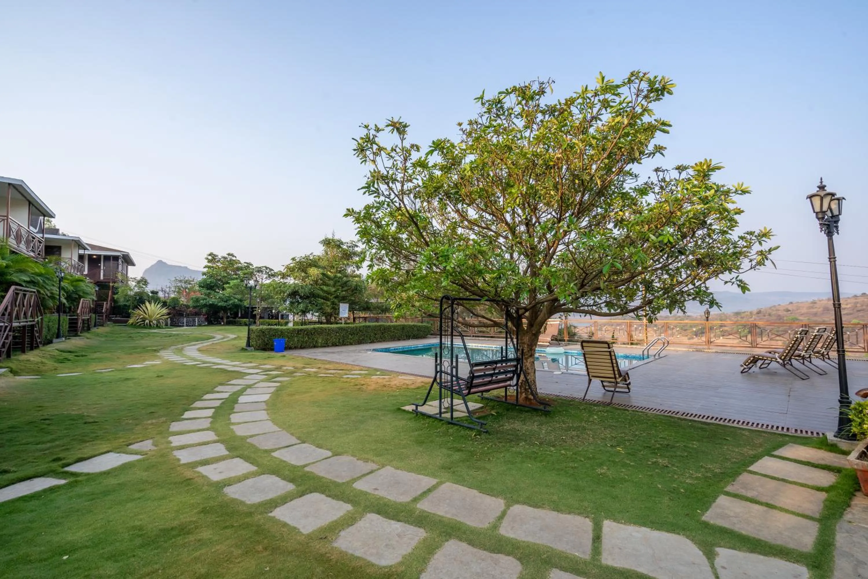 Spring in Green Velvet Resort-Near Pawna Lake