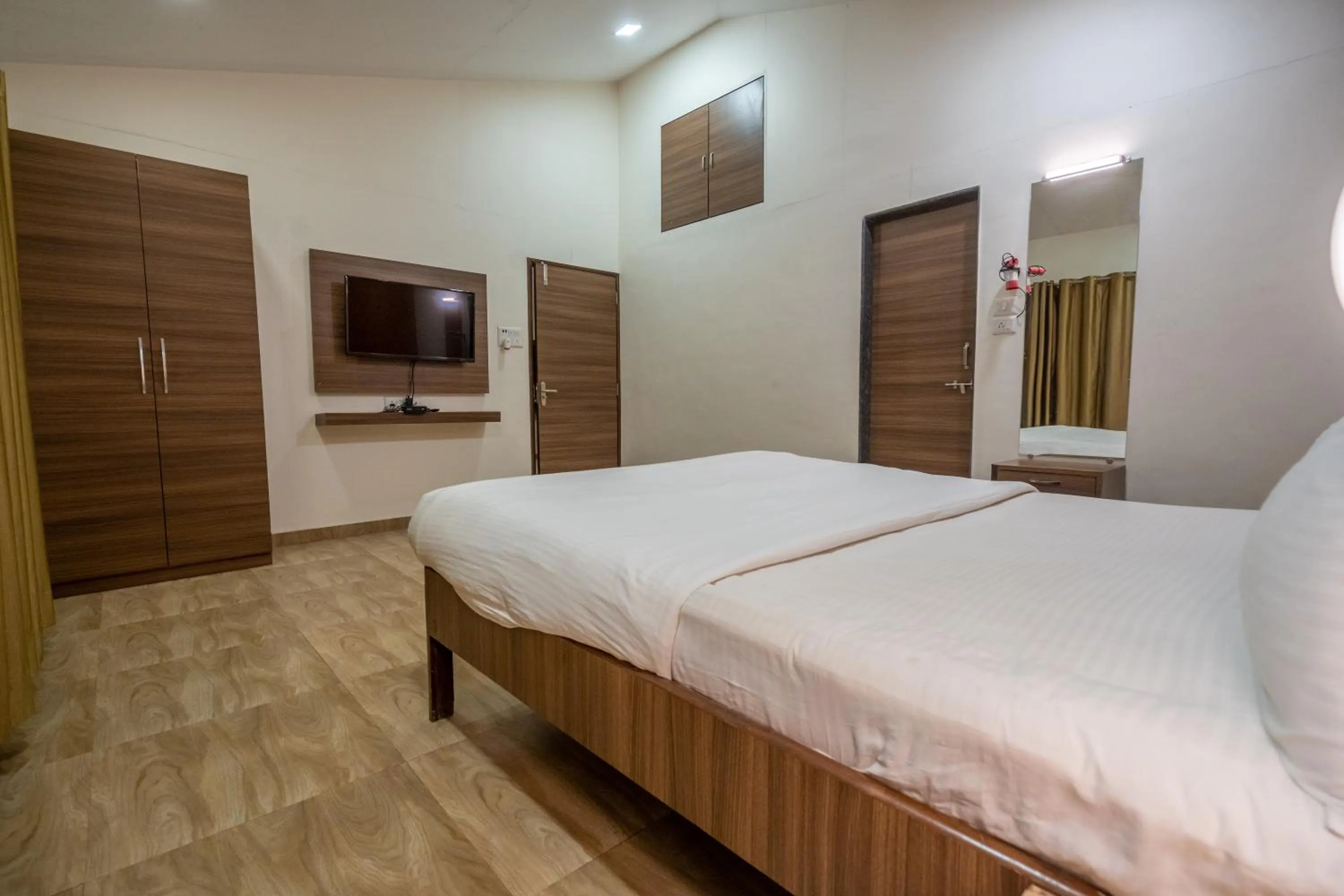 Bed in Green Velvet Resort-Near Pawna Lake