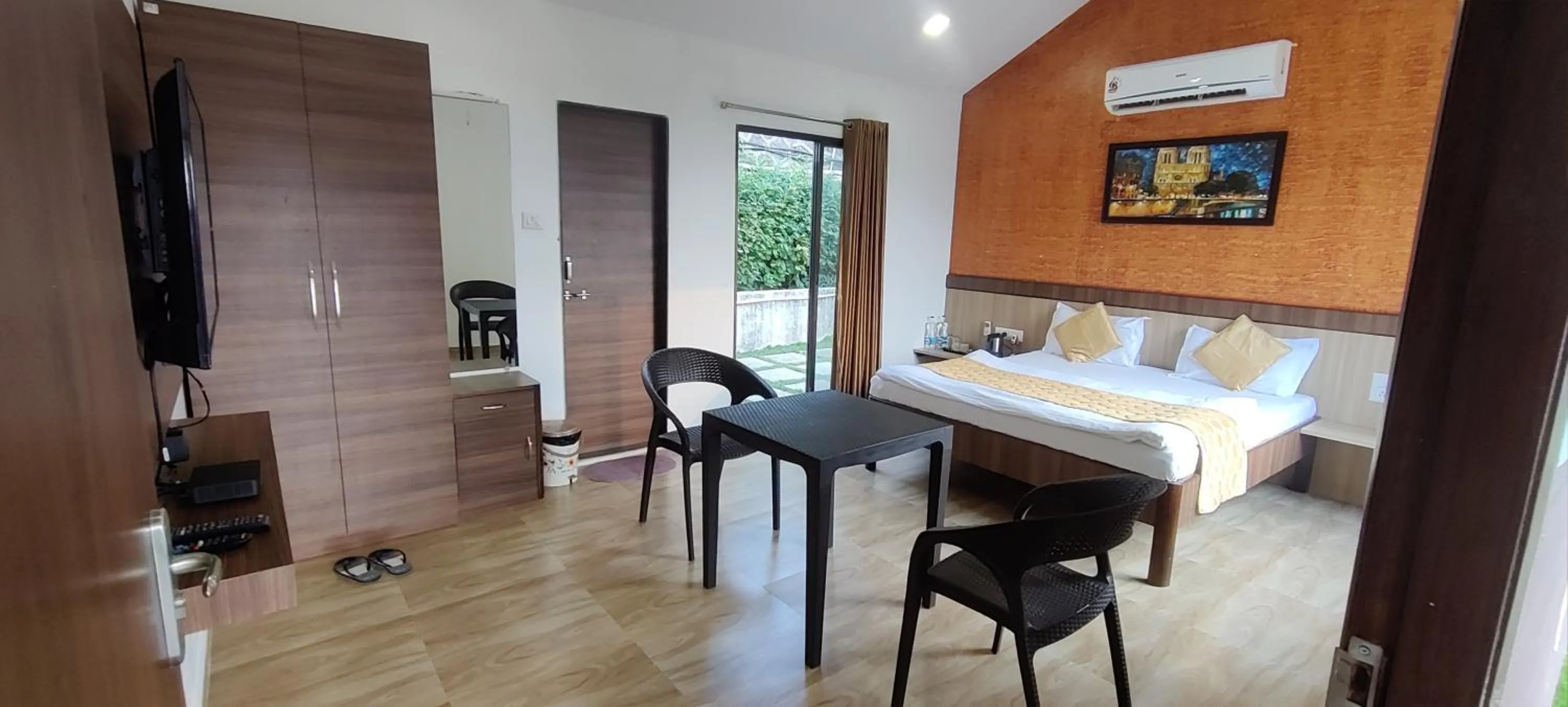 Bed in Green Velvet Resort-Near Pawna Lake