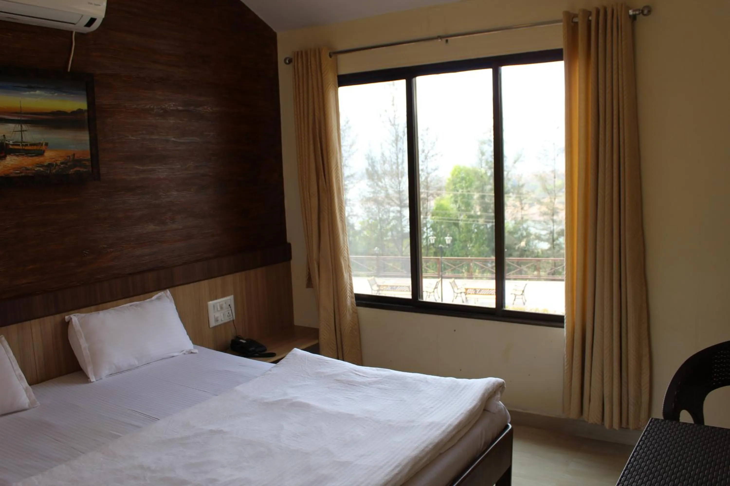 Bed in Green Velvet Resort-Near Pawna Lake