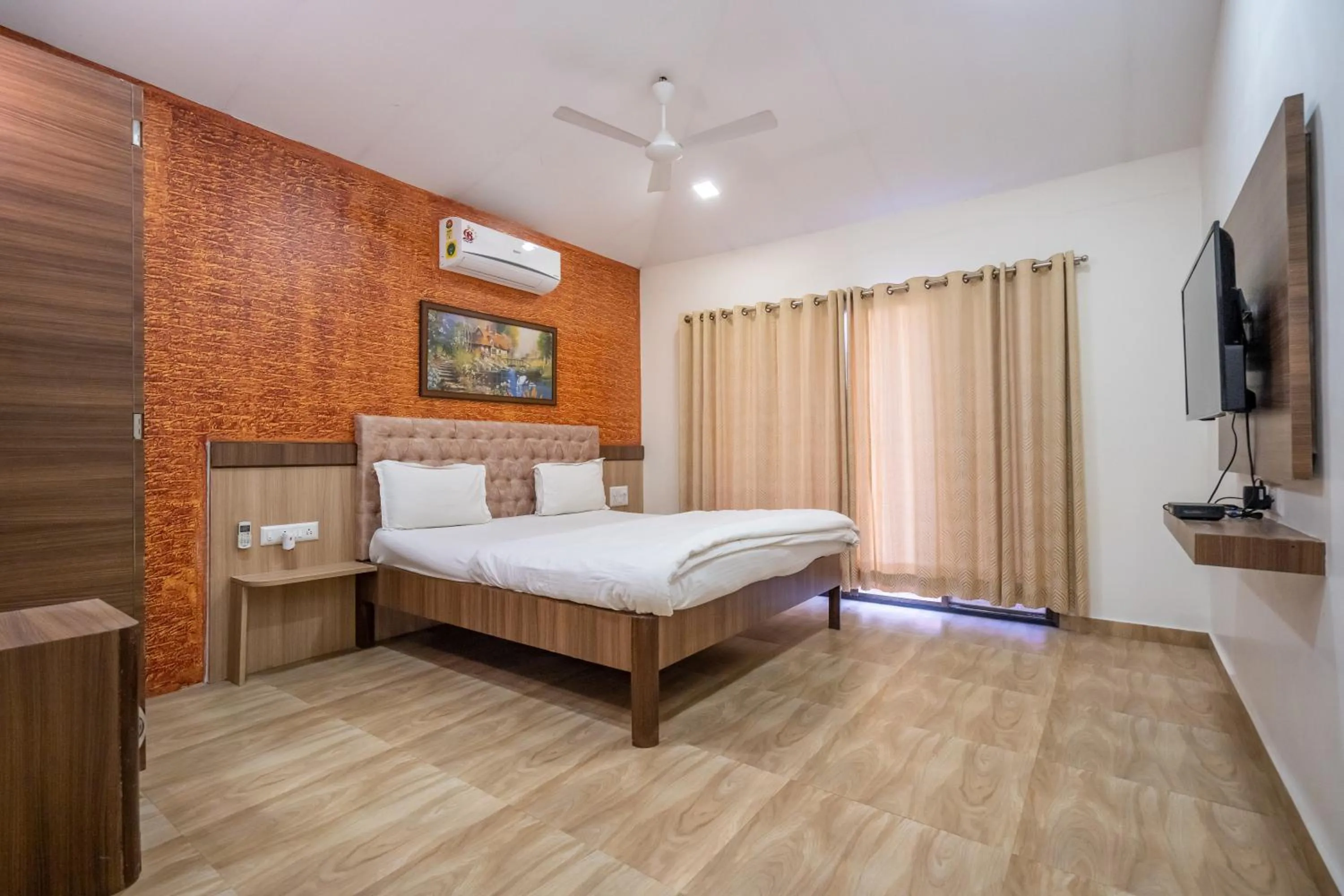 Bed in Green Velvet Resort-Near Pawna Lake