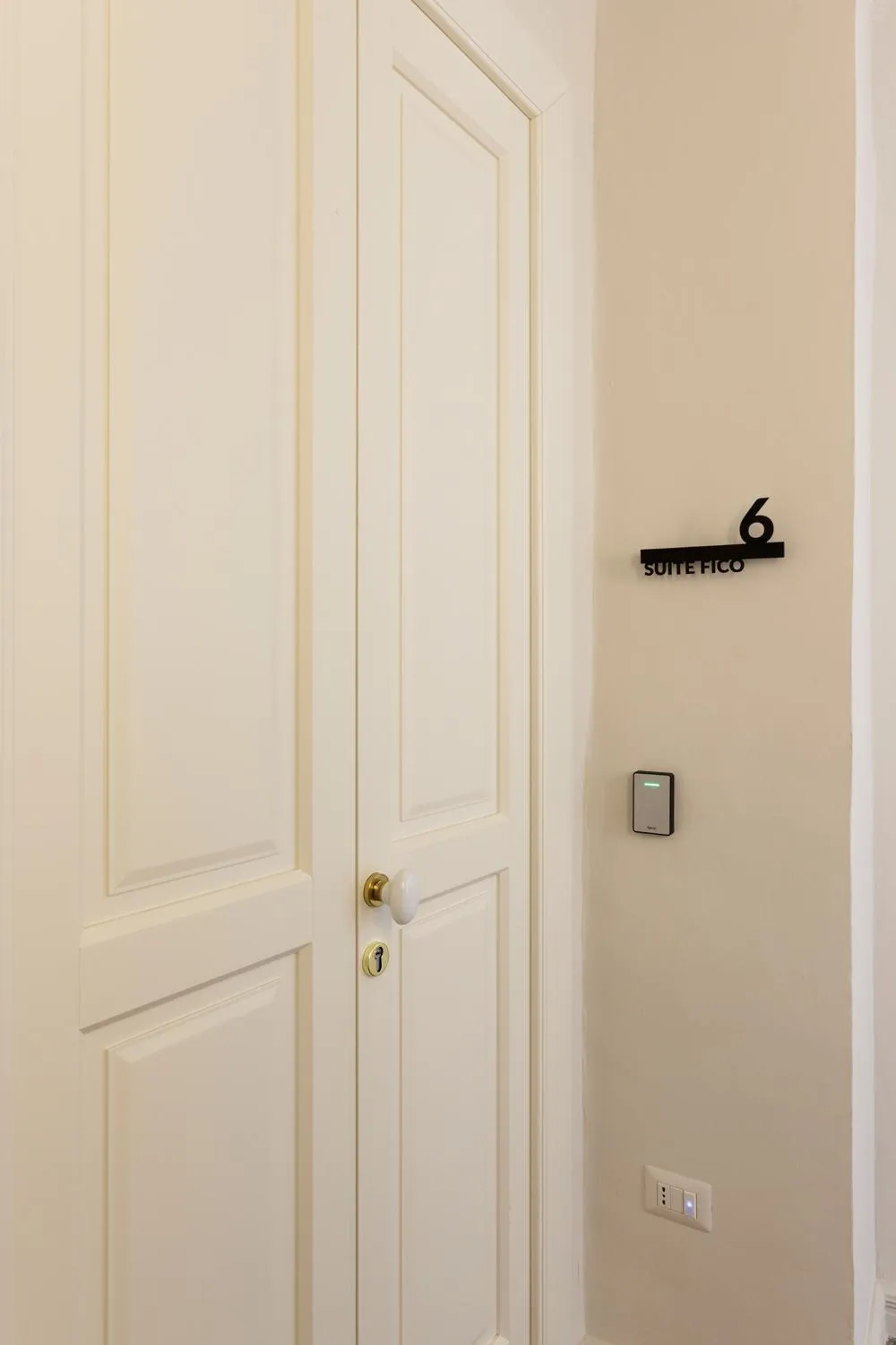 Decorative detail in La Naca Della Taranta B&B