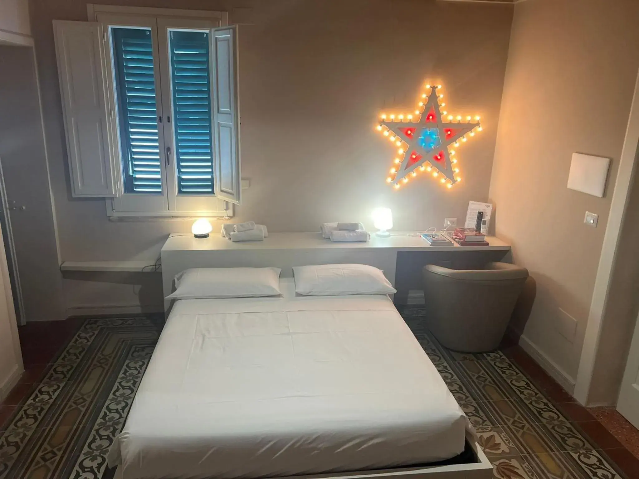 Triple Room with Private Bathroom - single occupancy in La Naca Della Taranta B&B Triple Room with Private Bathroom - single occupancy in La Naca Della Taranta B&B