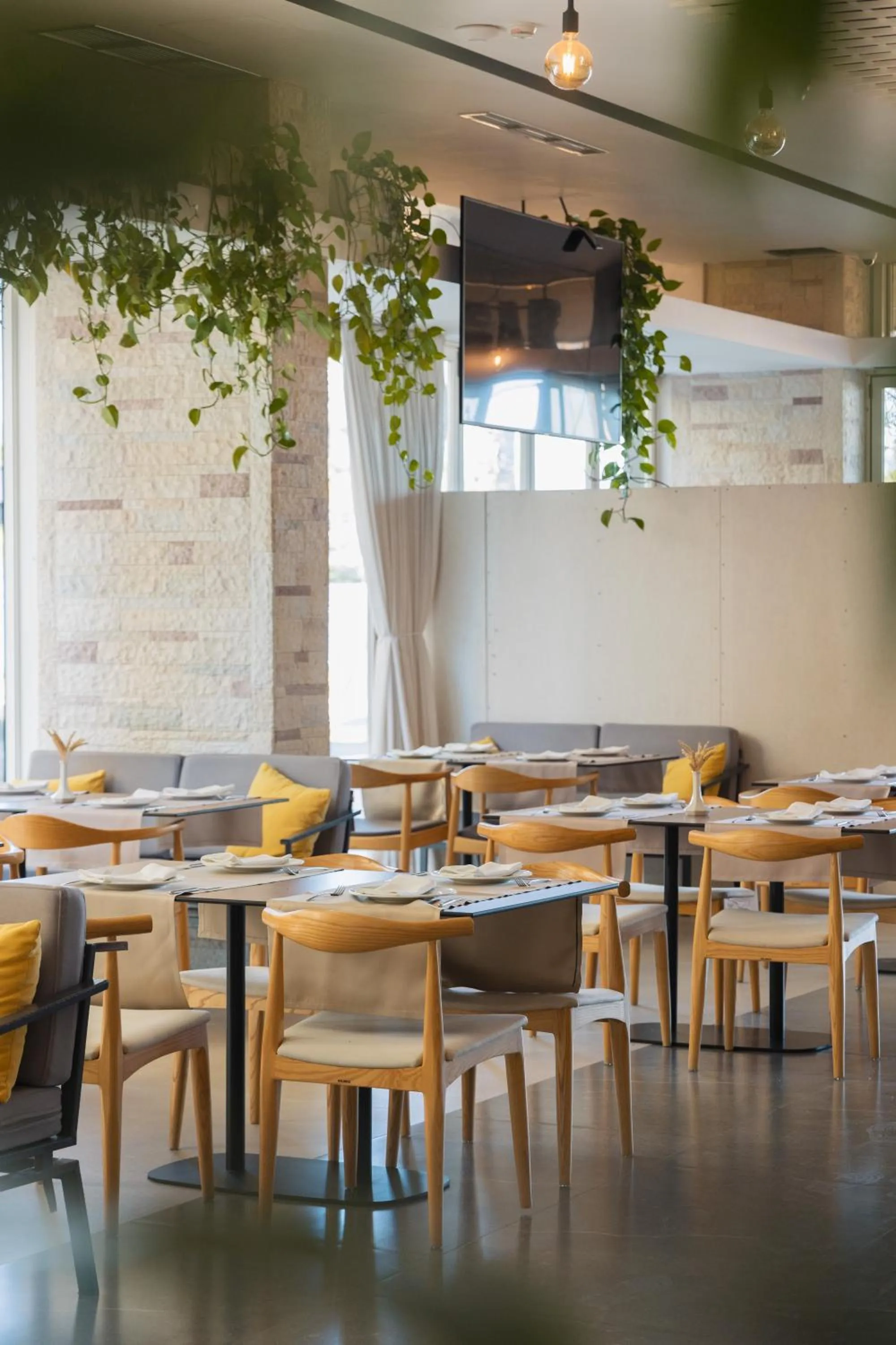 Restaurant/places to eat in DUKA Hotel