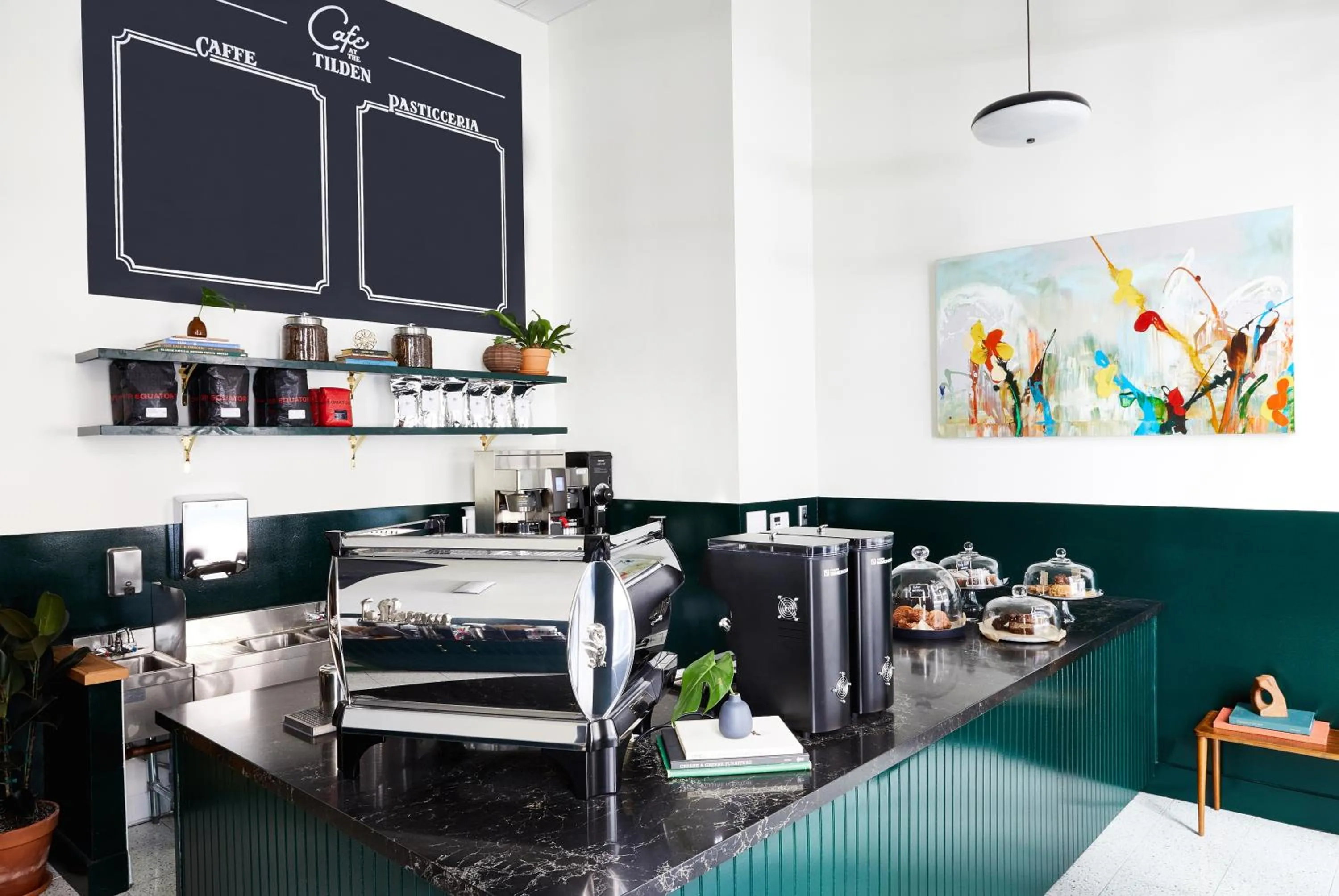 Coffee/tea facilities in Tilden Hotel