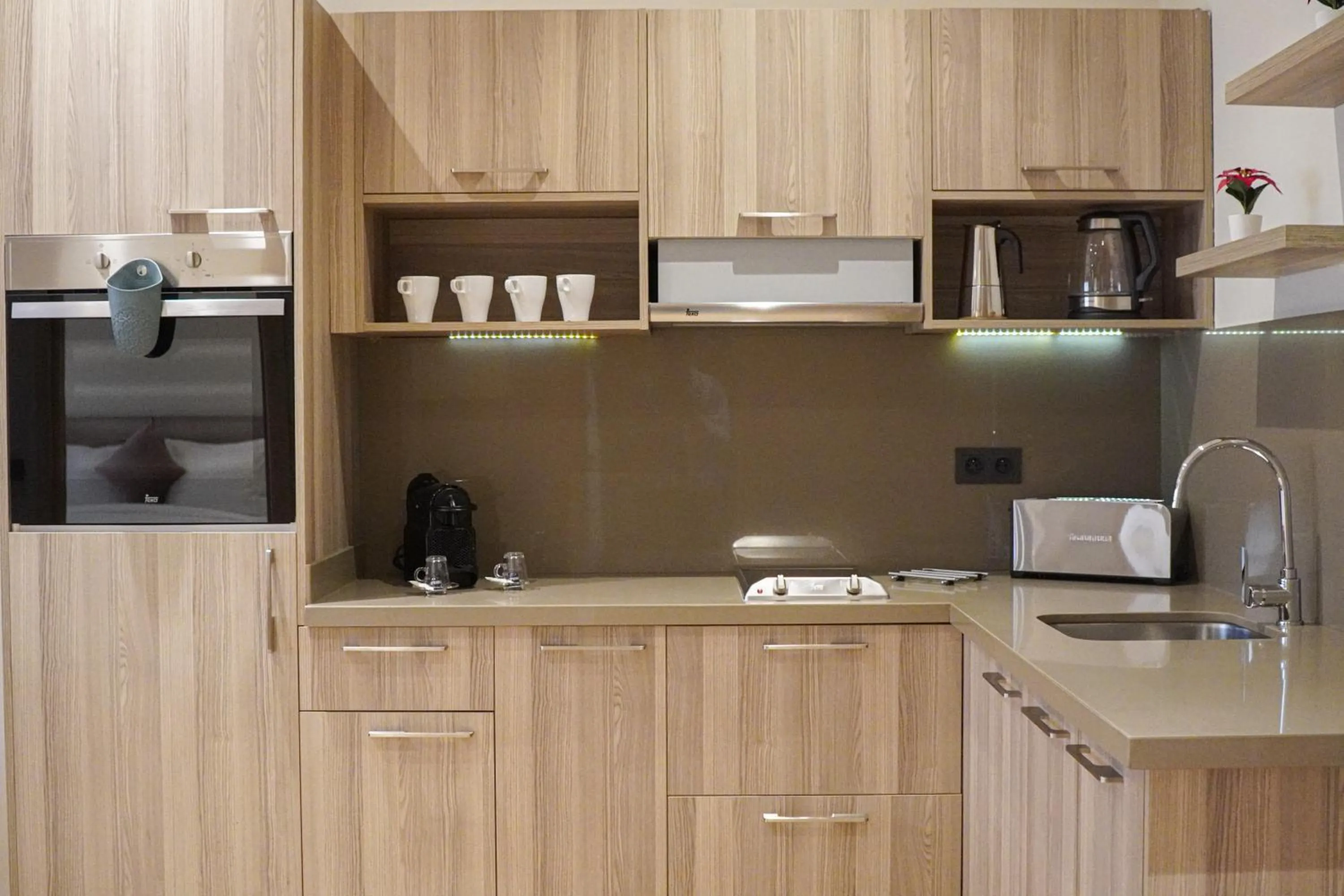 Coffee/tea facilities in Flamant Rose Appart Hotel