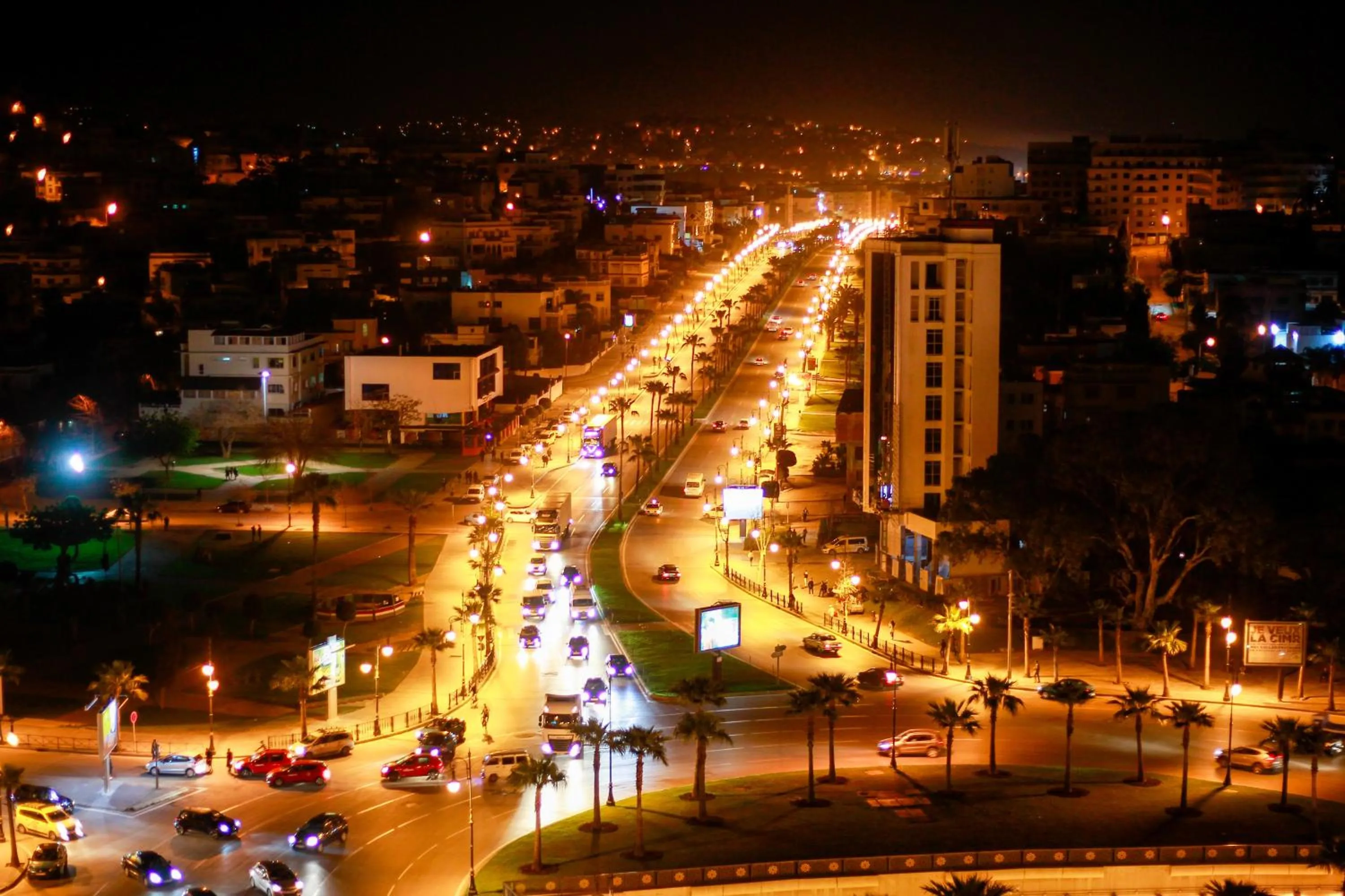 Night in Flamant Rose Appart Hotel