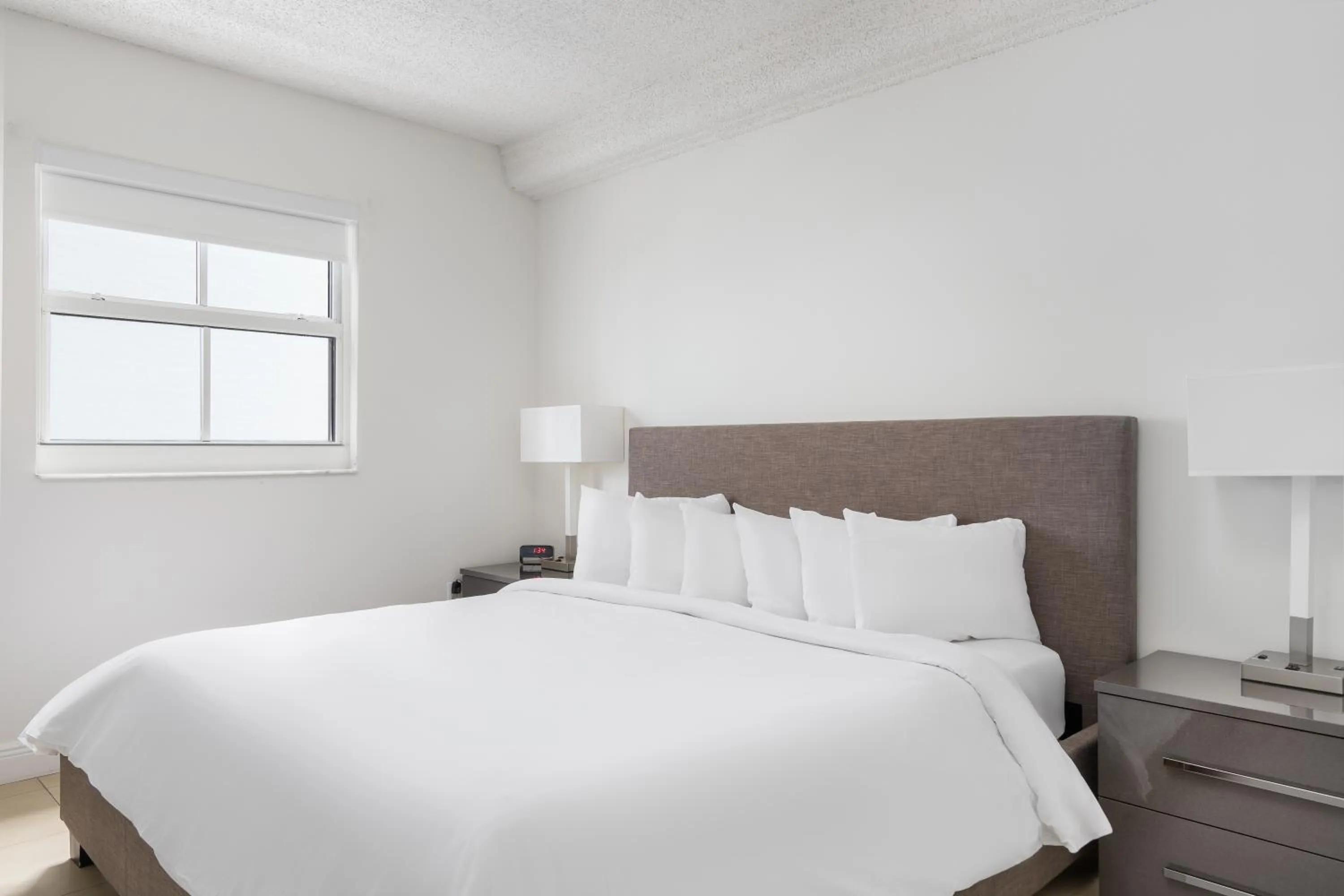 Bedroom, Bed in Fortune House Hotel Suites