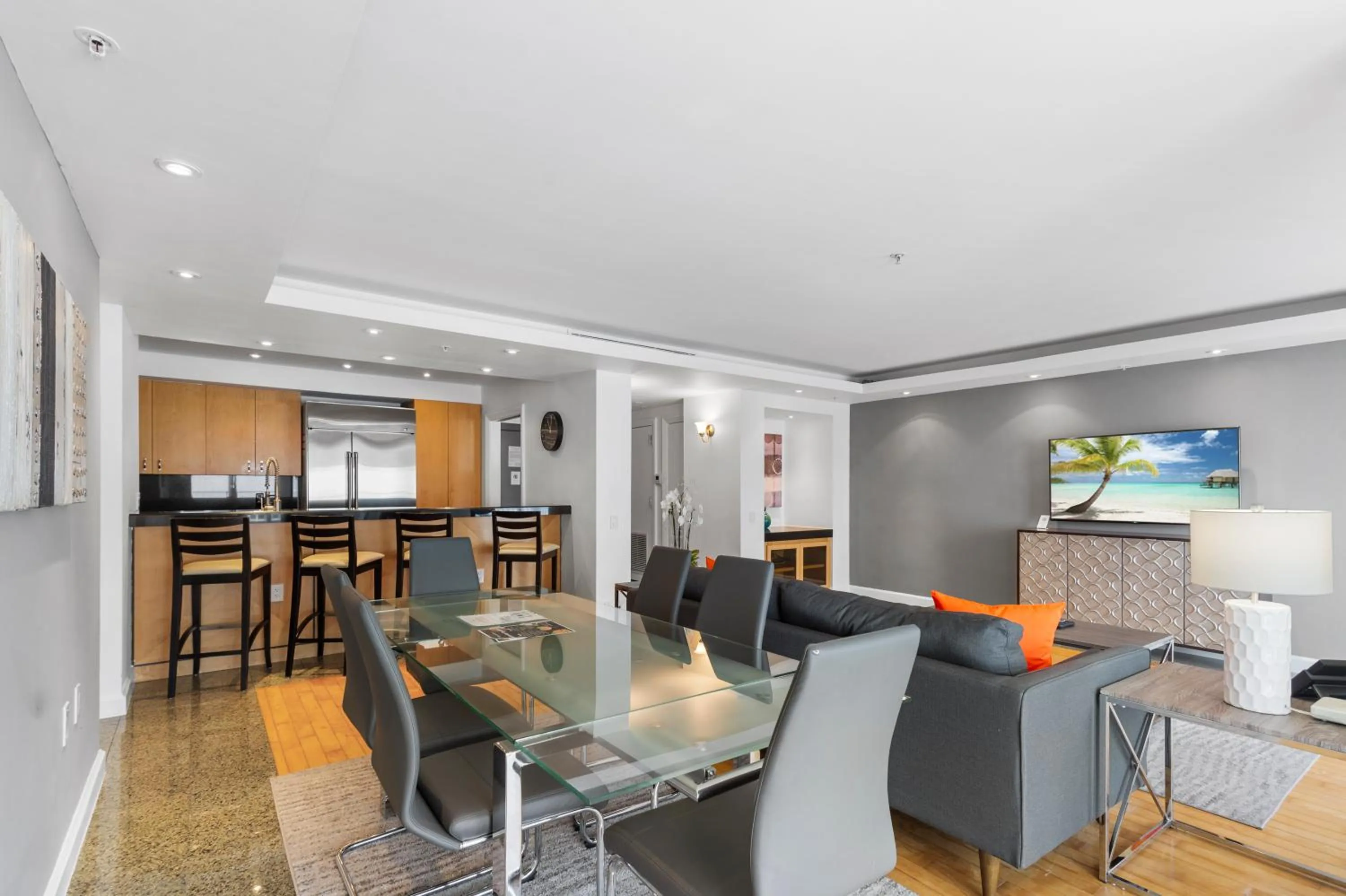 Dining area in Fortune House Hotel Suites