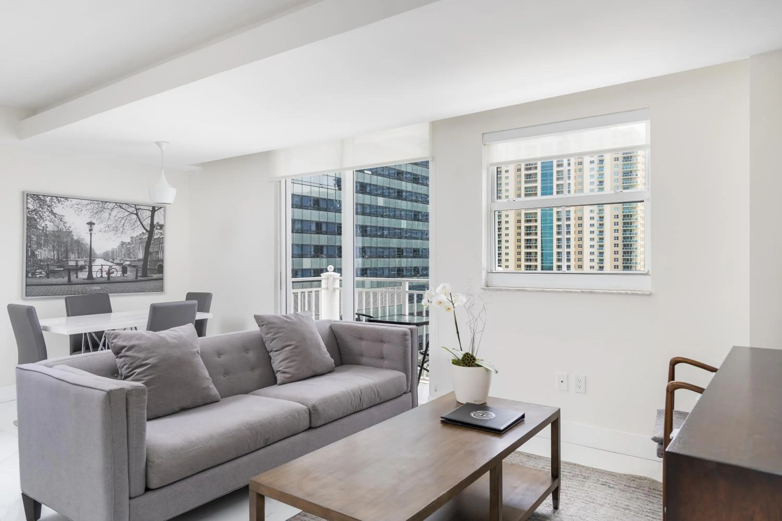 Living room in Fortune House Hotel Suites