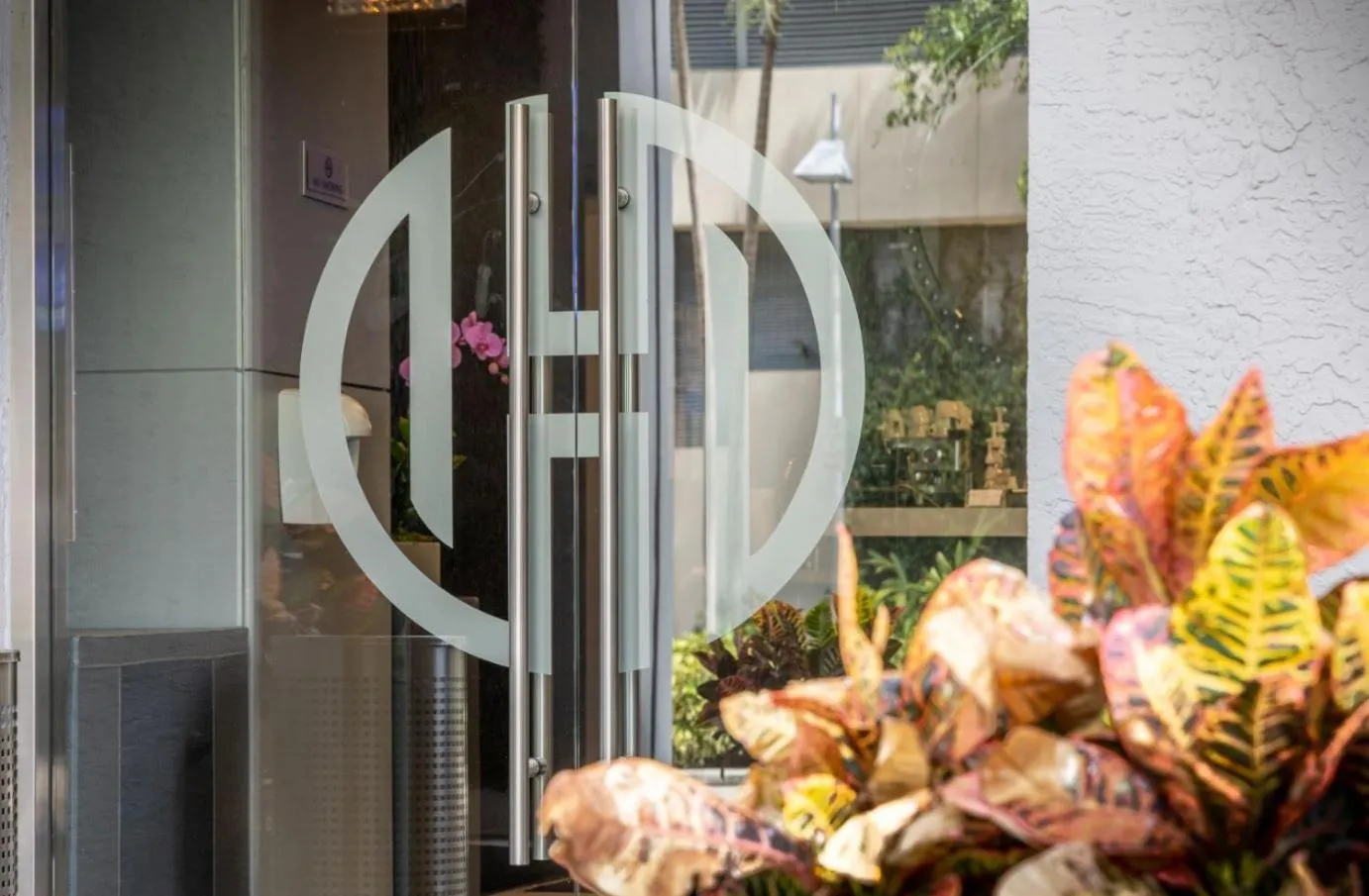 Facade/entrance in Fortune House Hotel Suites