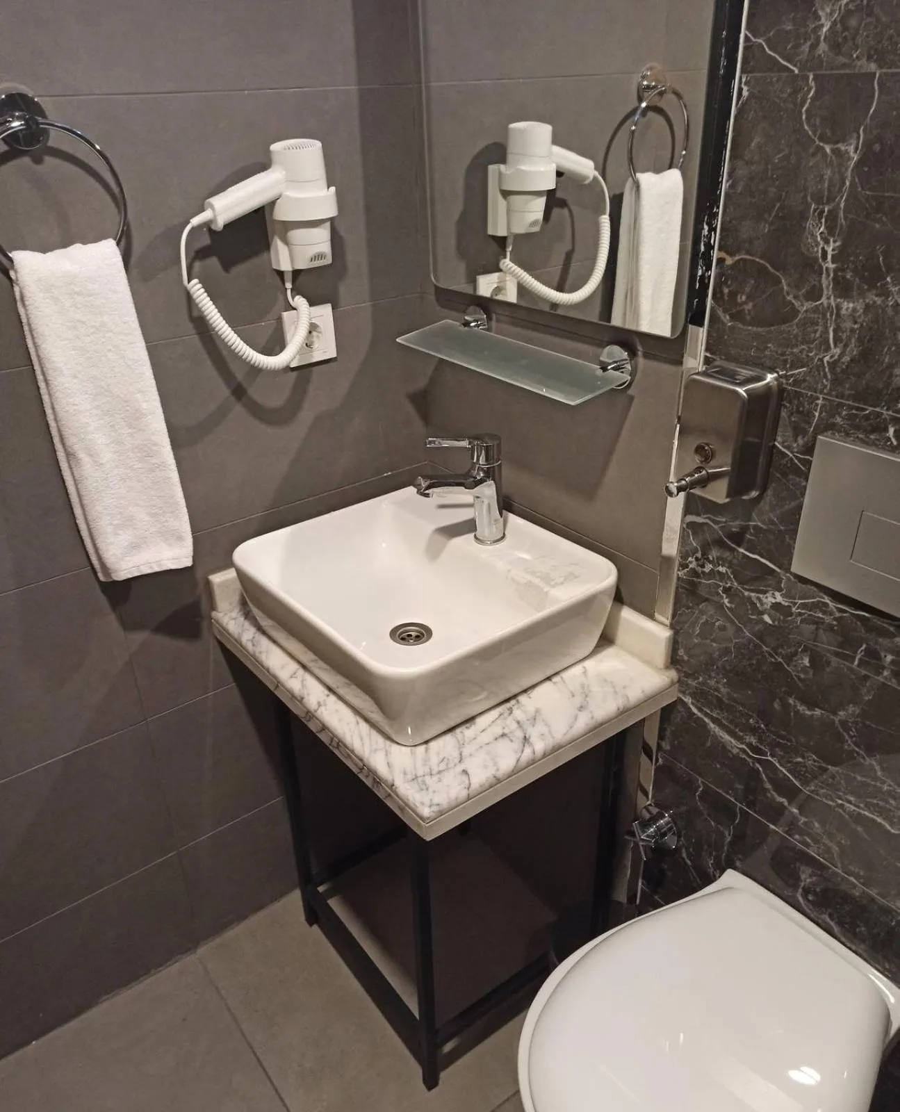 Bathroom in Cadde Suite Bakırköy