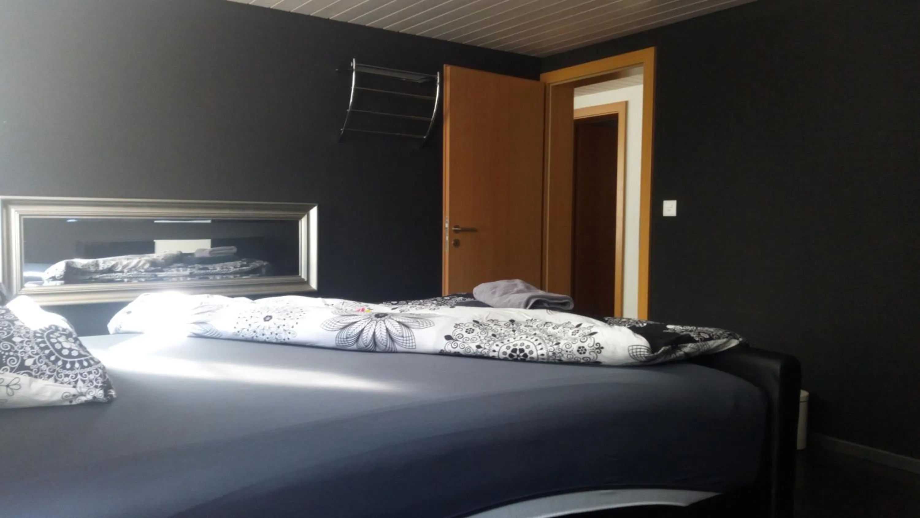 Bedroom, Bed in 3 Doppelbett Business Apartment am Bodensee