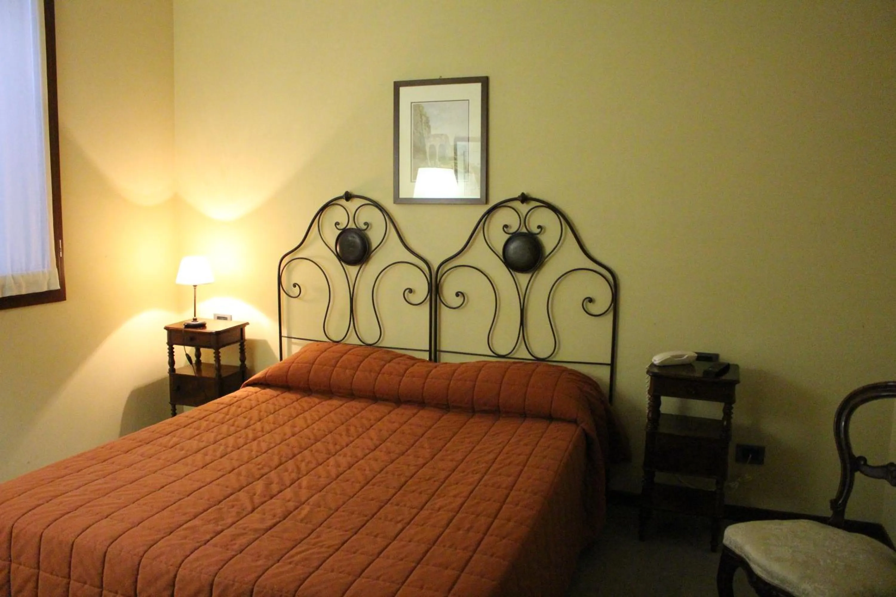 Photo of the whole room in Alle Roncole