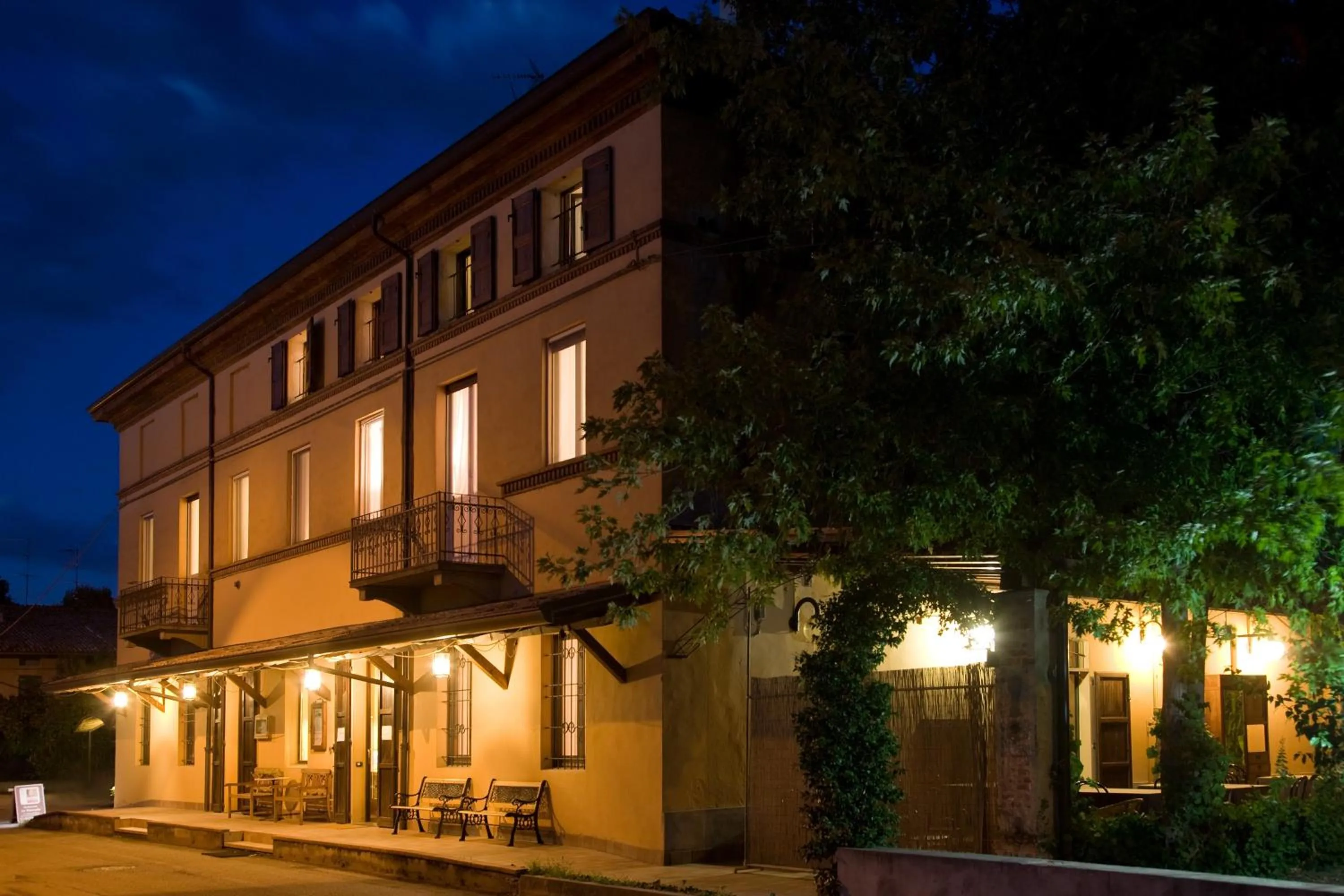 Property building in Alle Roncole