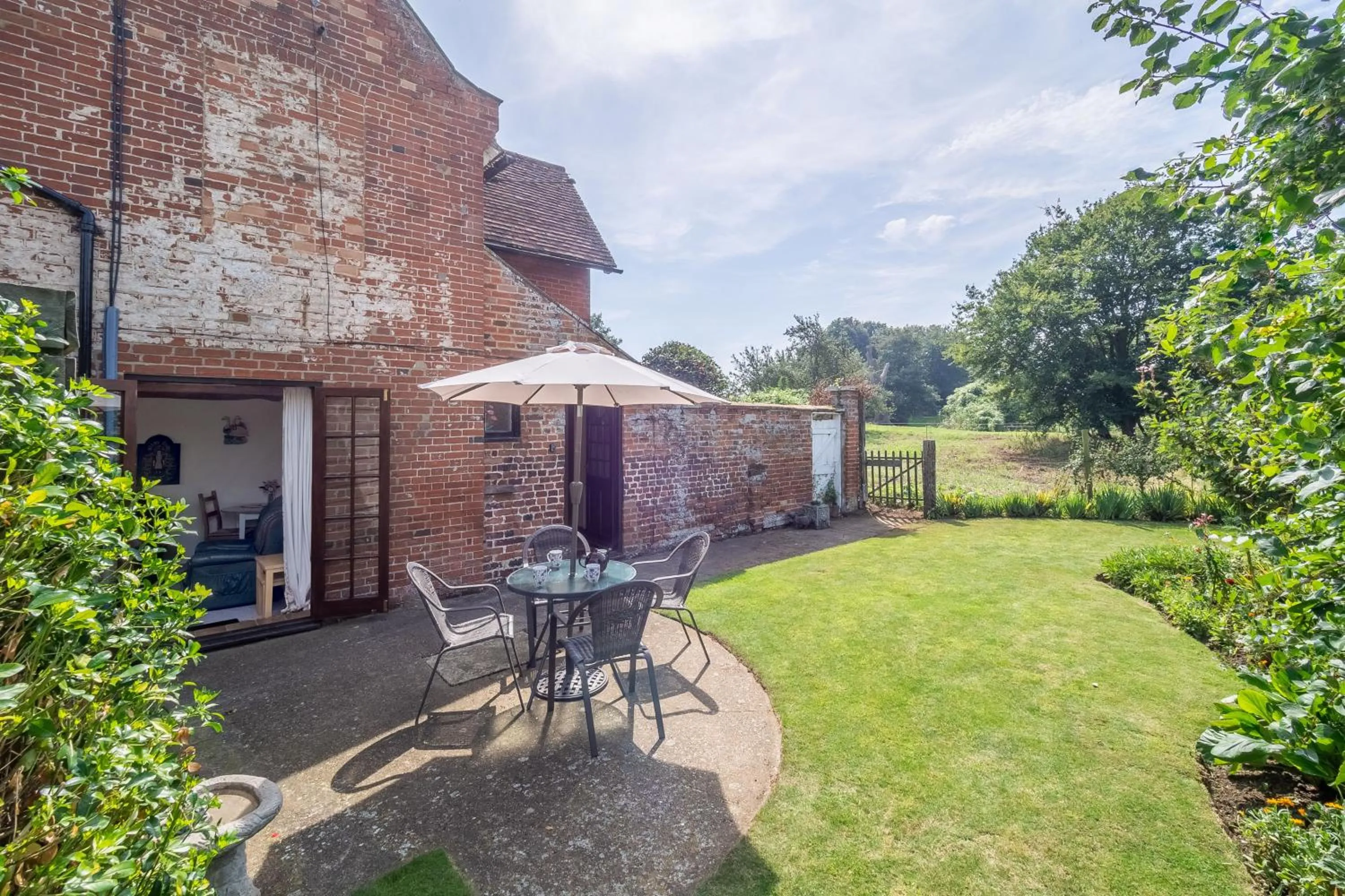 Property building in Honeypot Cottage