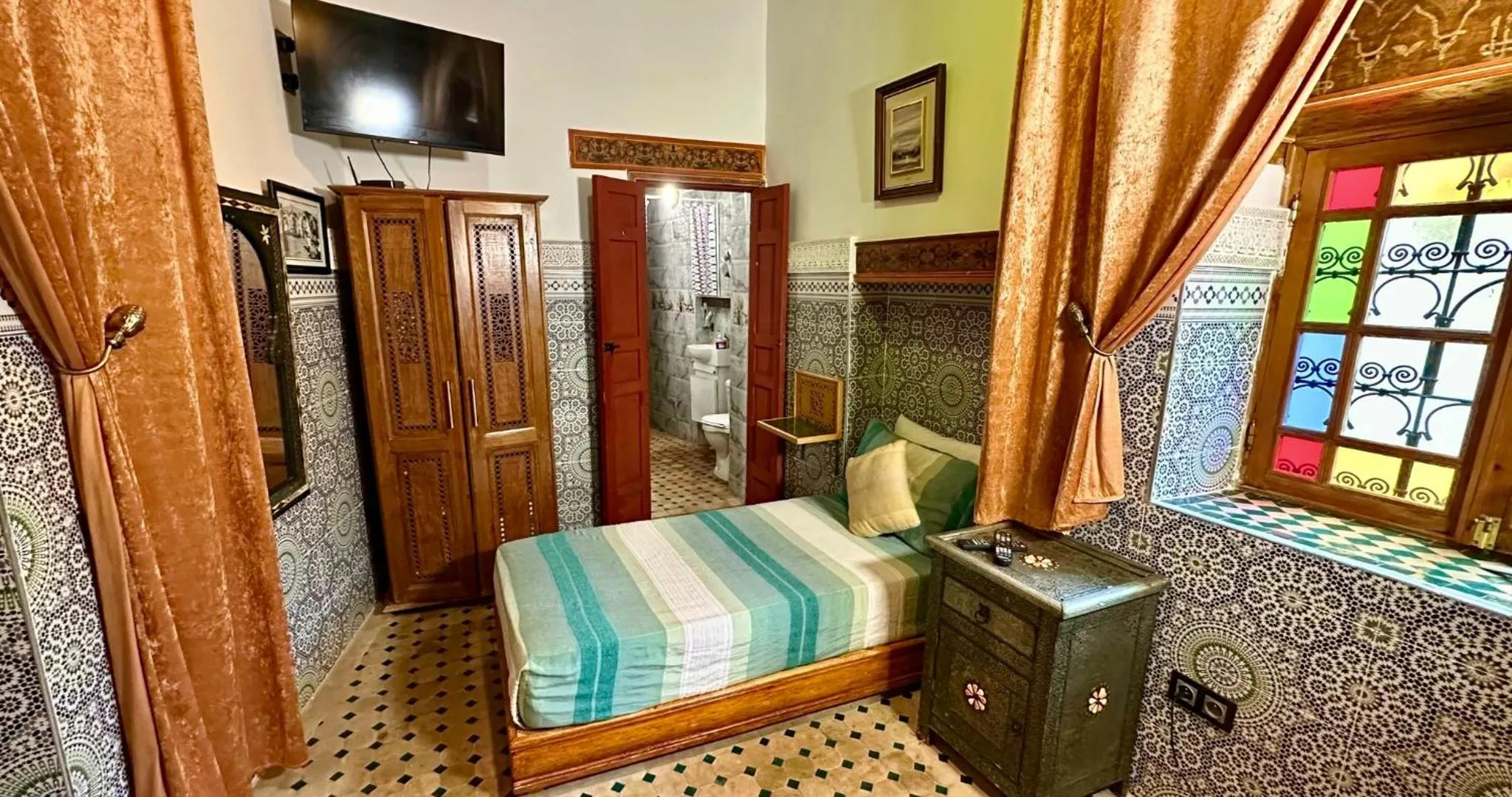 Bed in Riad Le Petit Patrimoine De Fés