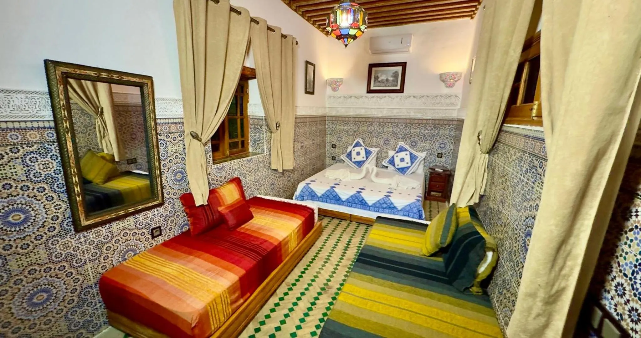 Bed in Riad Le Petit Patrimoine De Fés