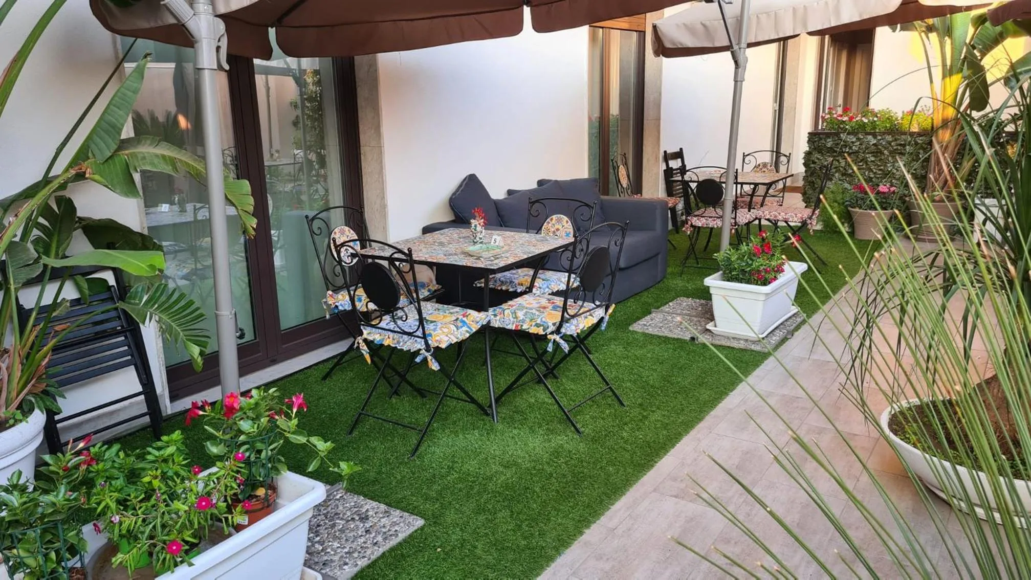 "La città delle 100 sculture" B&B BcenS con parcheggio privato - Belpasso - Etna -