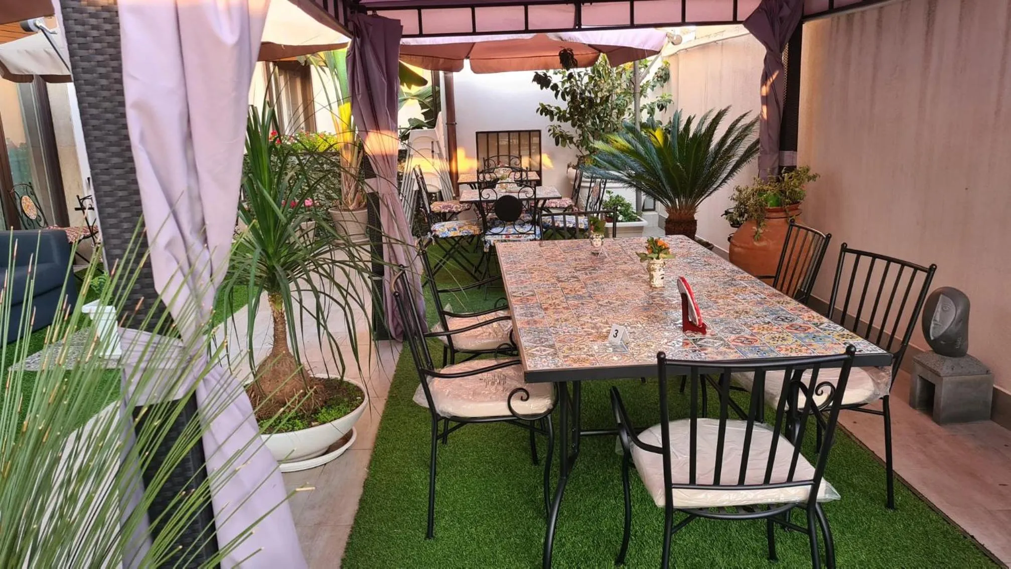 "La città delle 100 sculture" B&B BcenS con parcheggio privato - Belpasso - Etna -