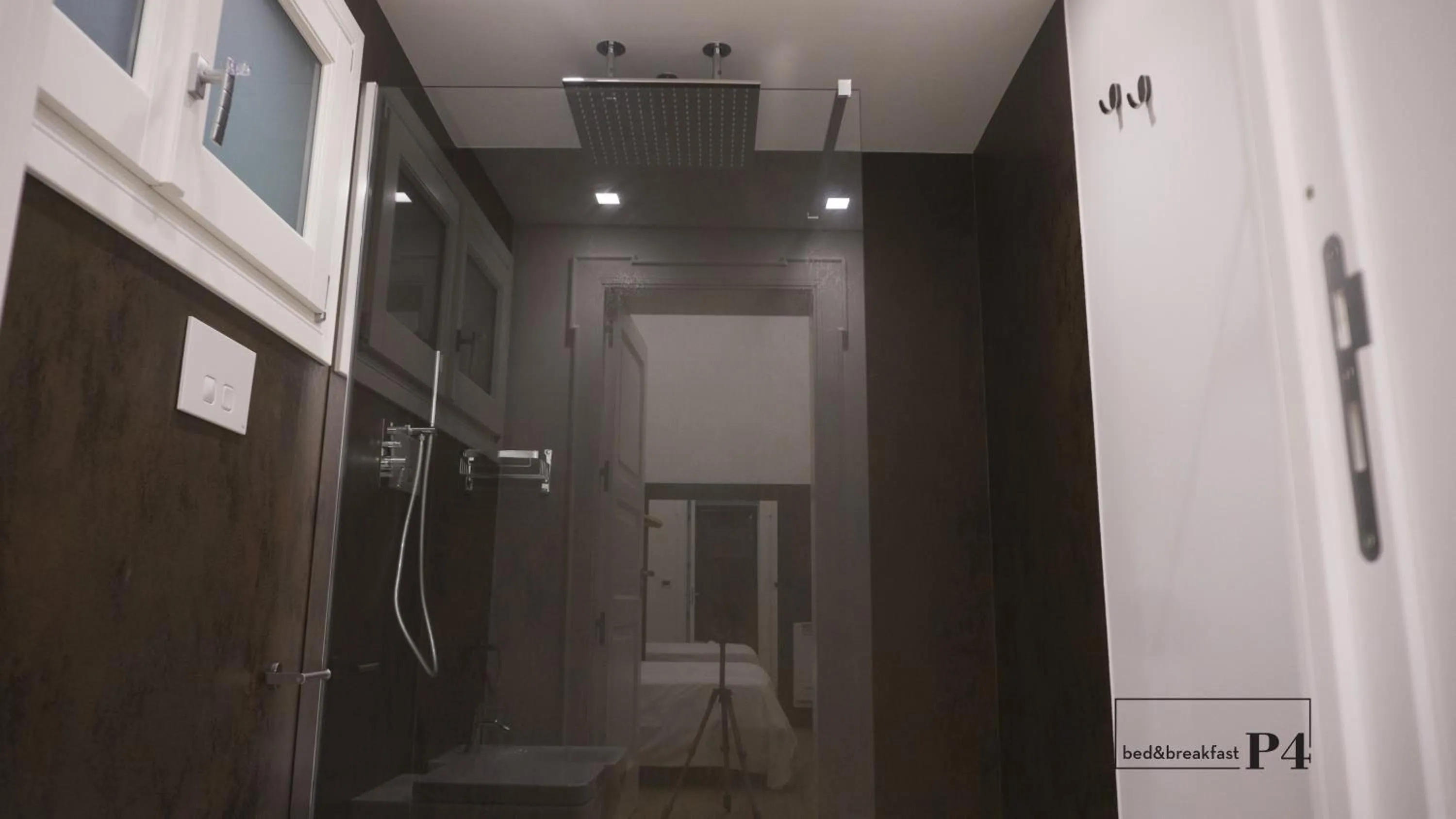 Shower in P4 Ortigia_Siracusa