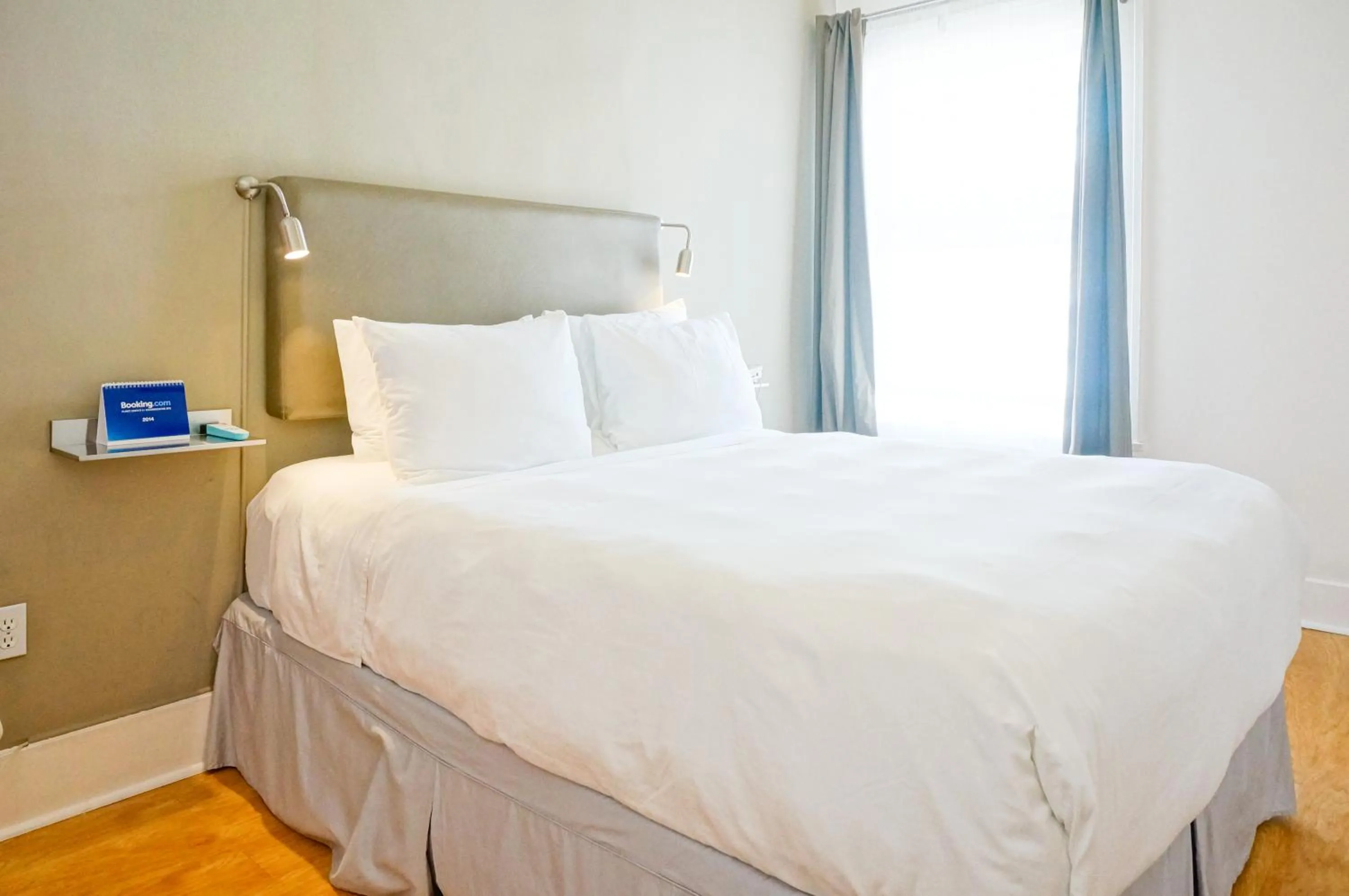 Bedroom, Bed in Herbert Hotel