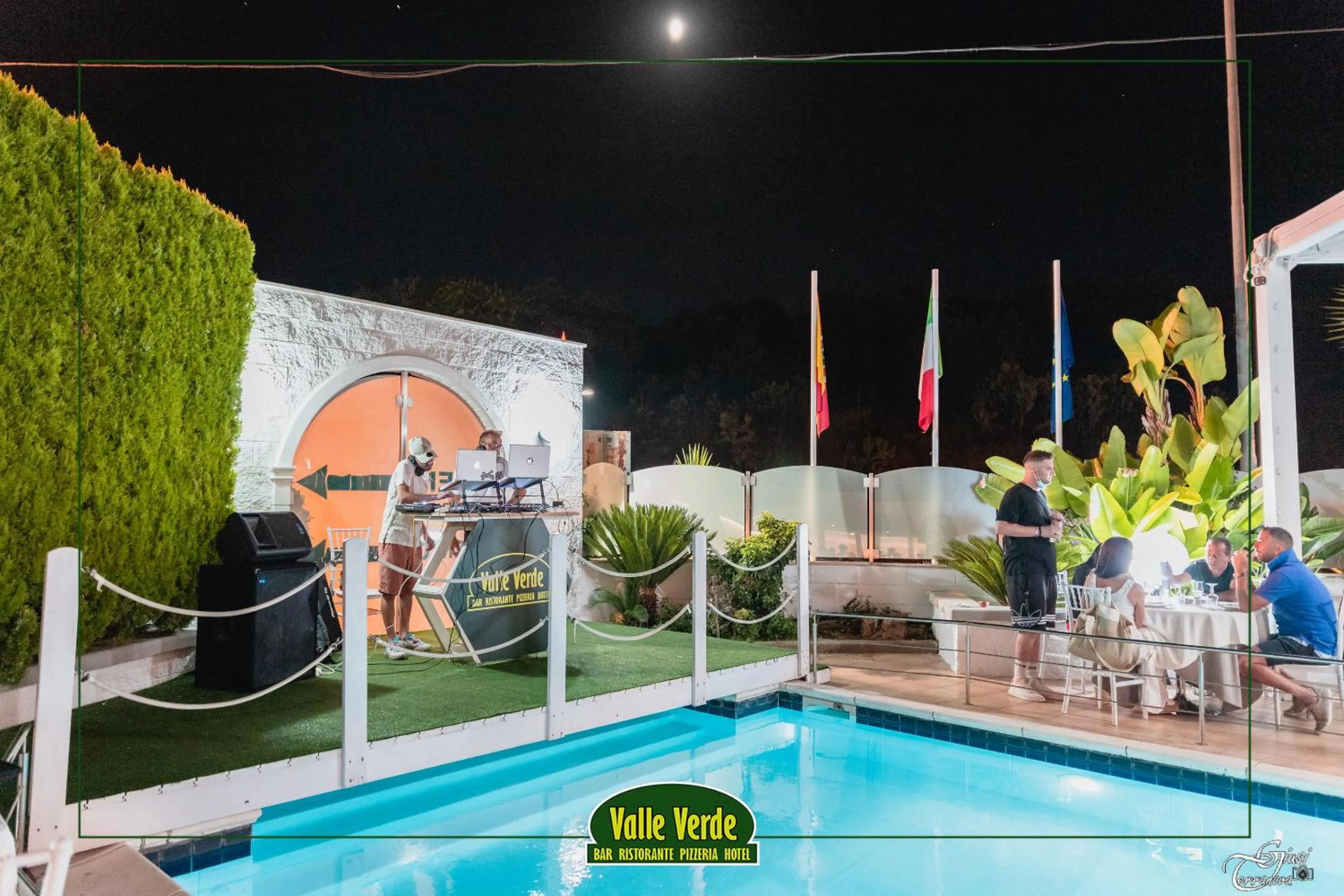 Swimming pool in Hotel Valle Verde