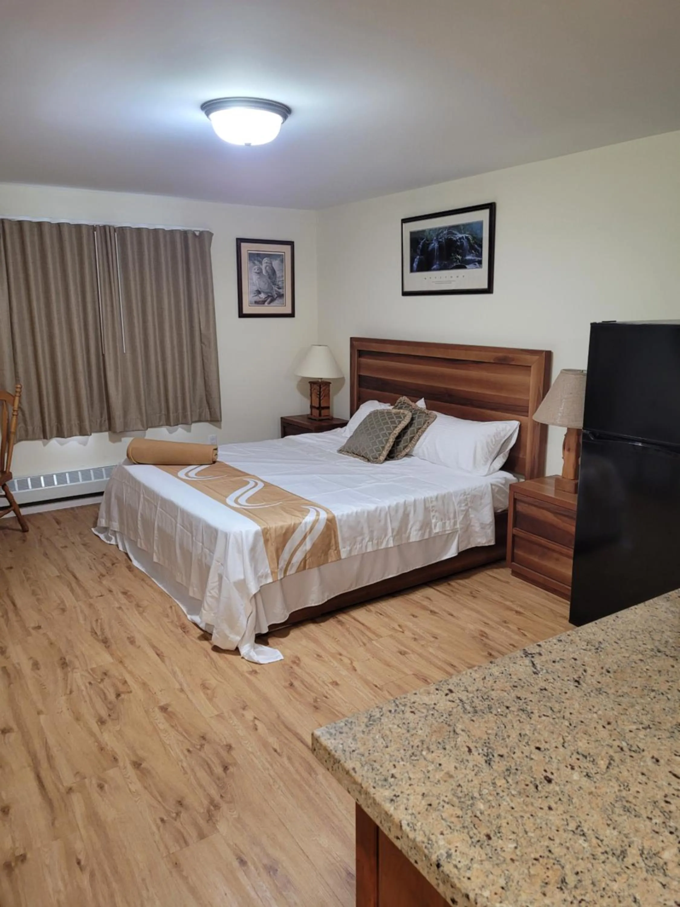 Bed in Muskoka Lakes Hotel and Resorts
