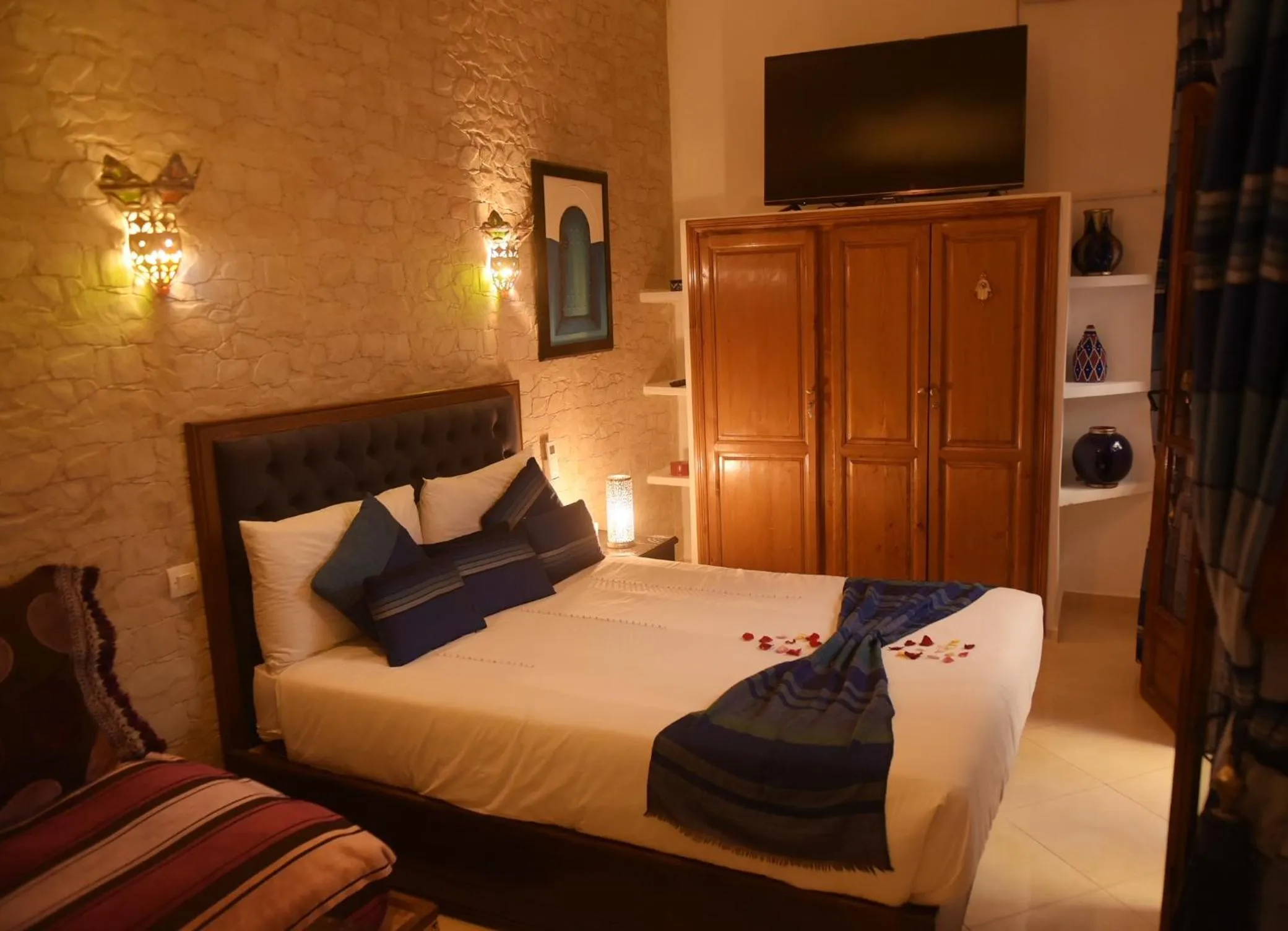 Photo of the whole room, Bed in Riad Lalla Merieme