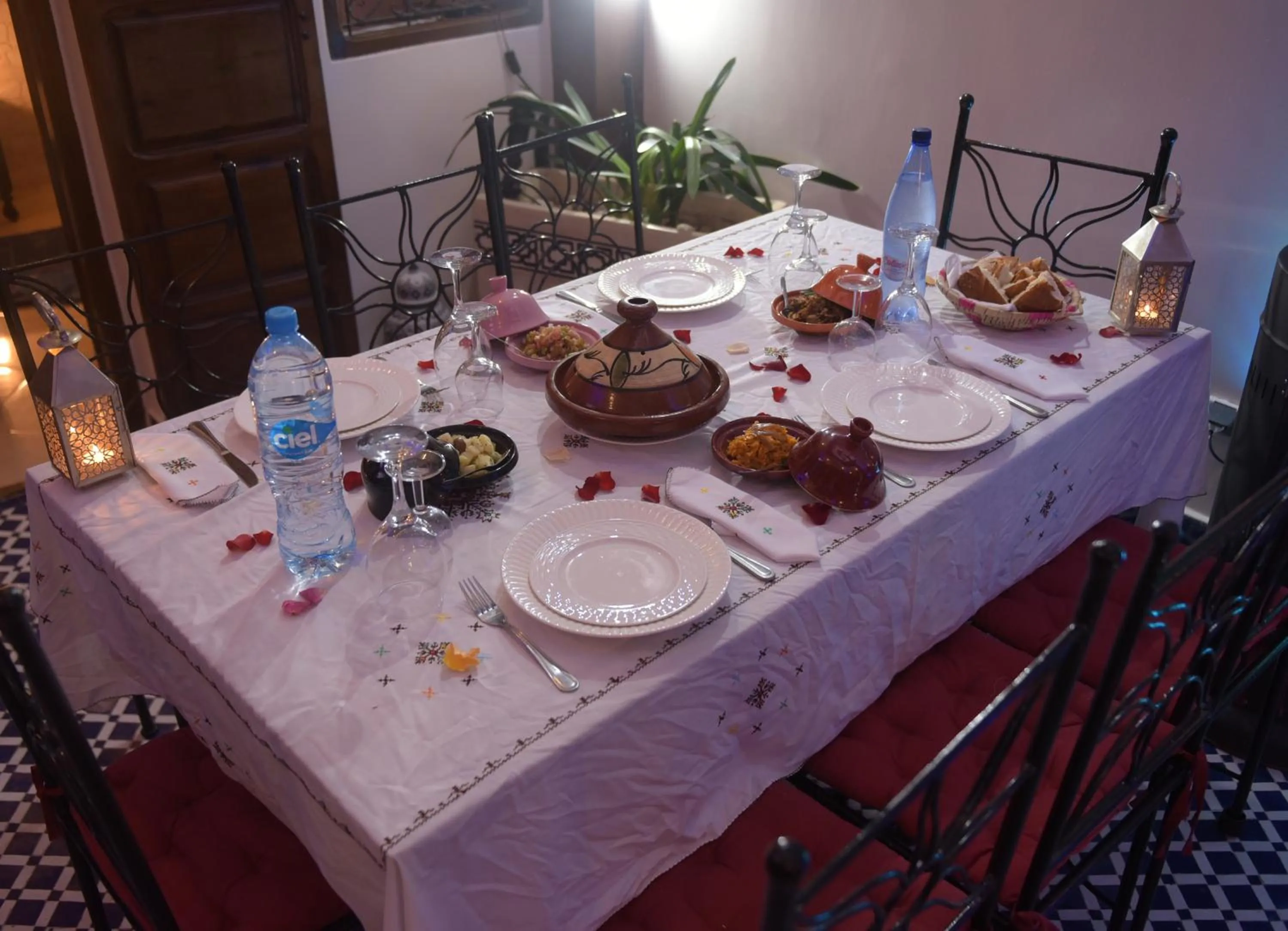 Restaurant/places to eat in Riad Lalla Merieme