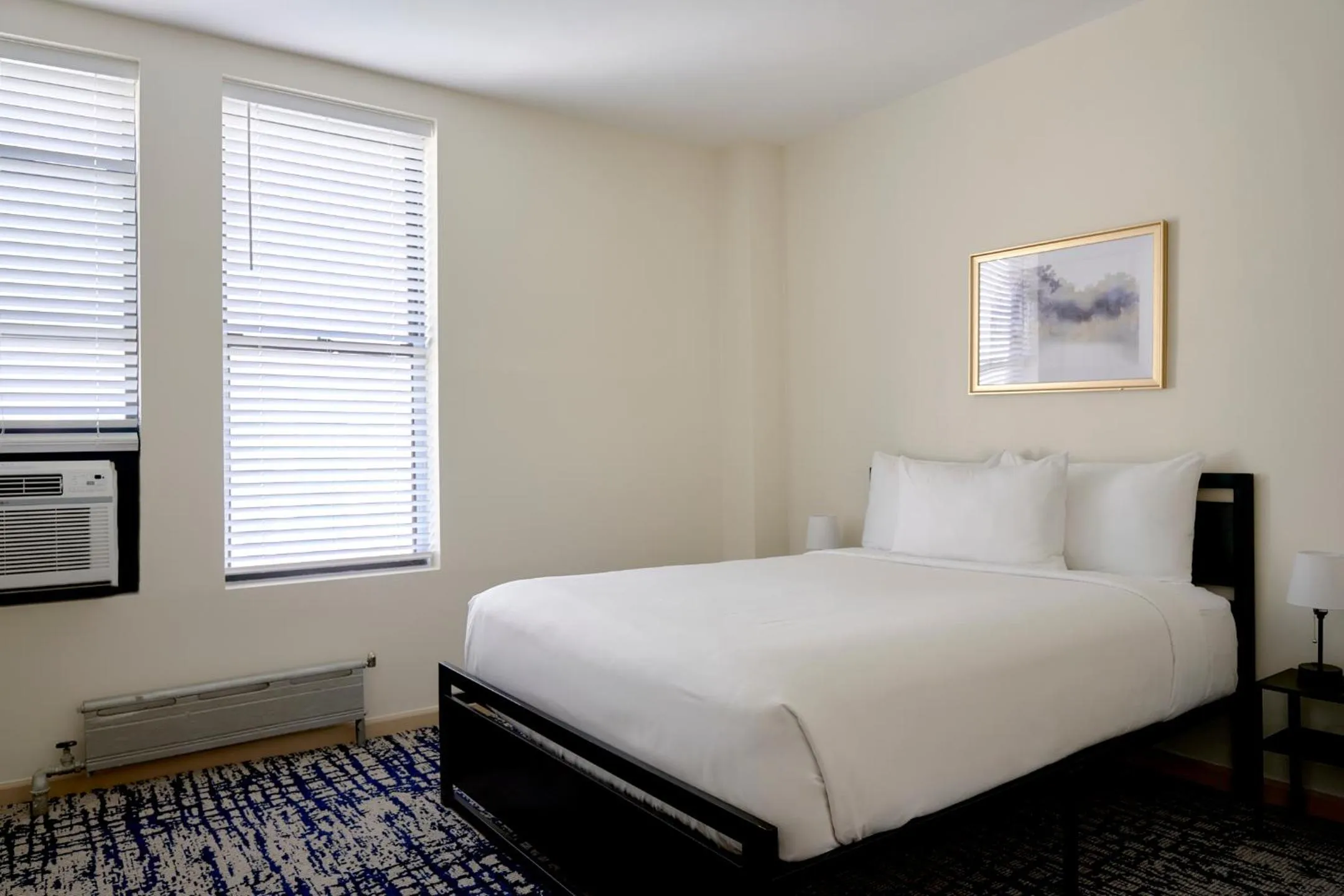 Bedroom, Bed in Night Hotel Broadway