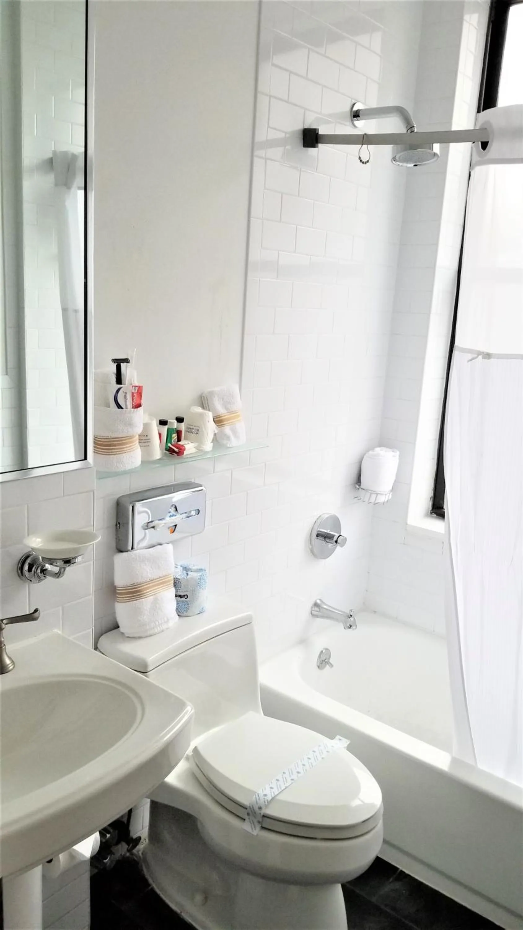 Toilet in Night Hotel Broadway