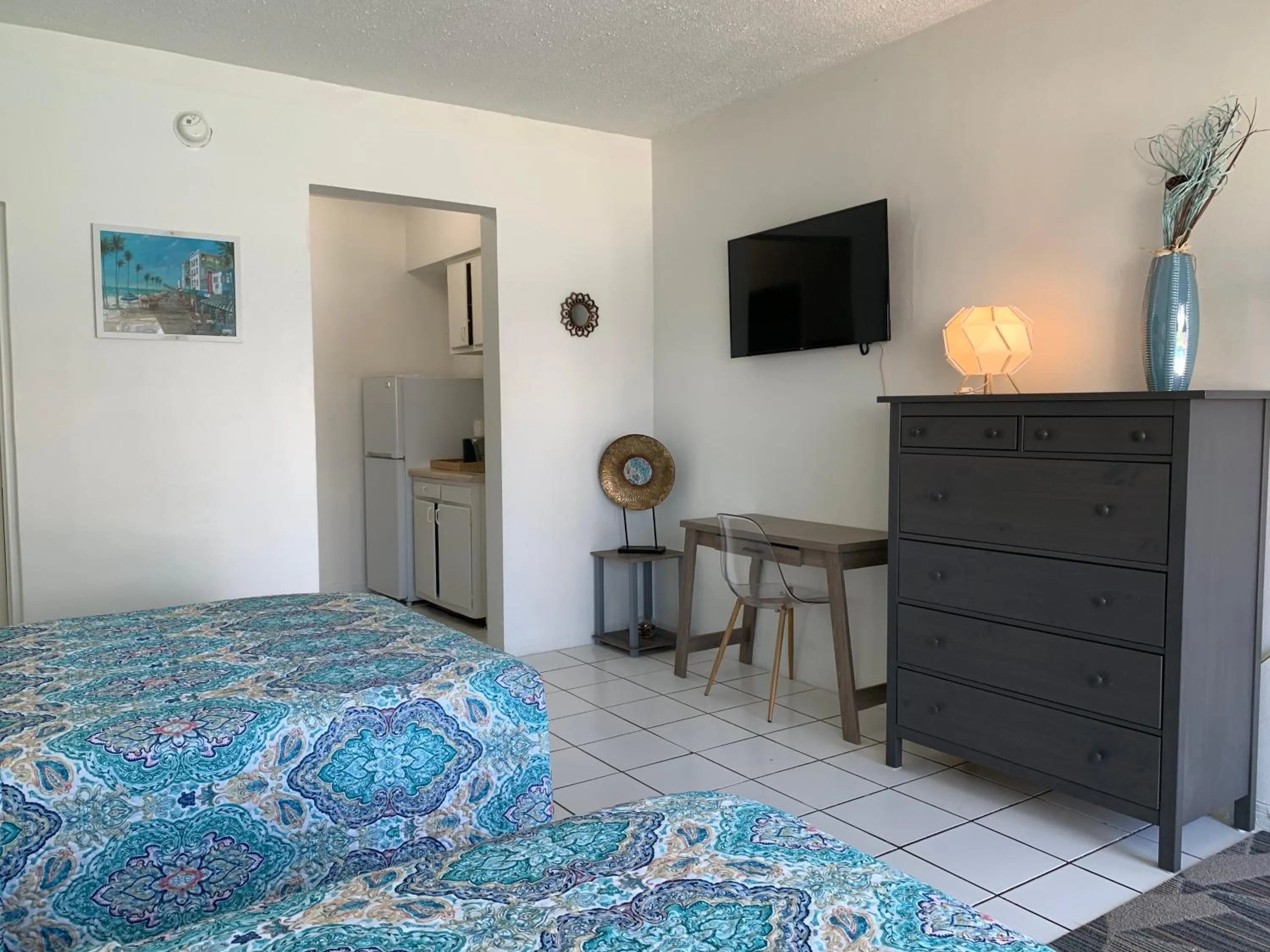 TV and multimedia, Bed in International Inn on the Bay