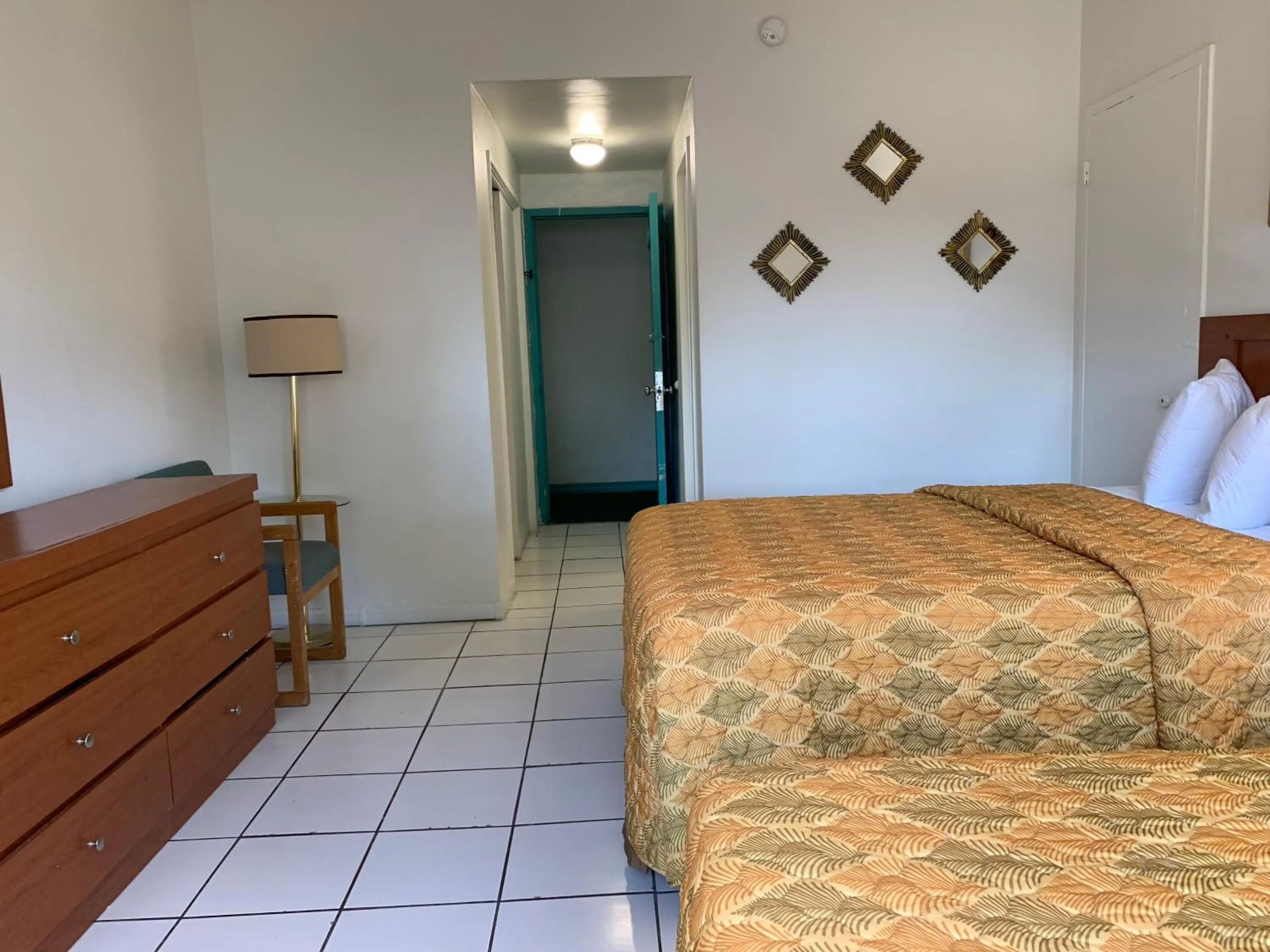 Bed in International Inn on the Bay