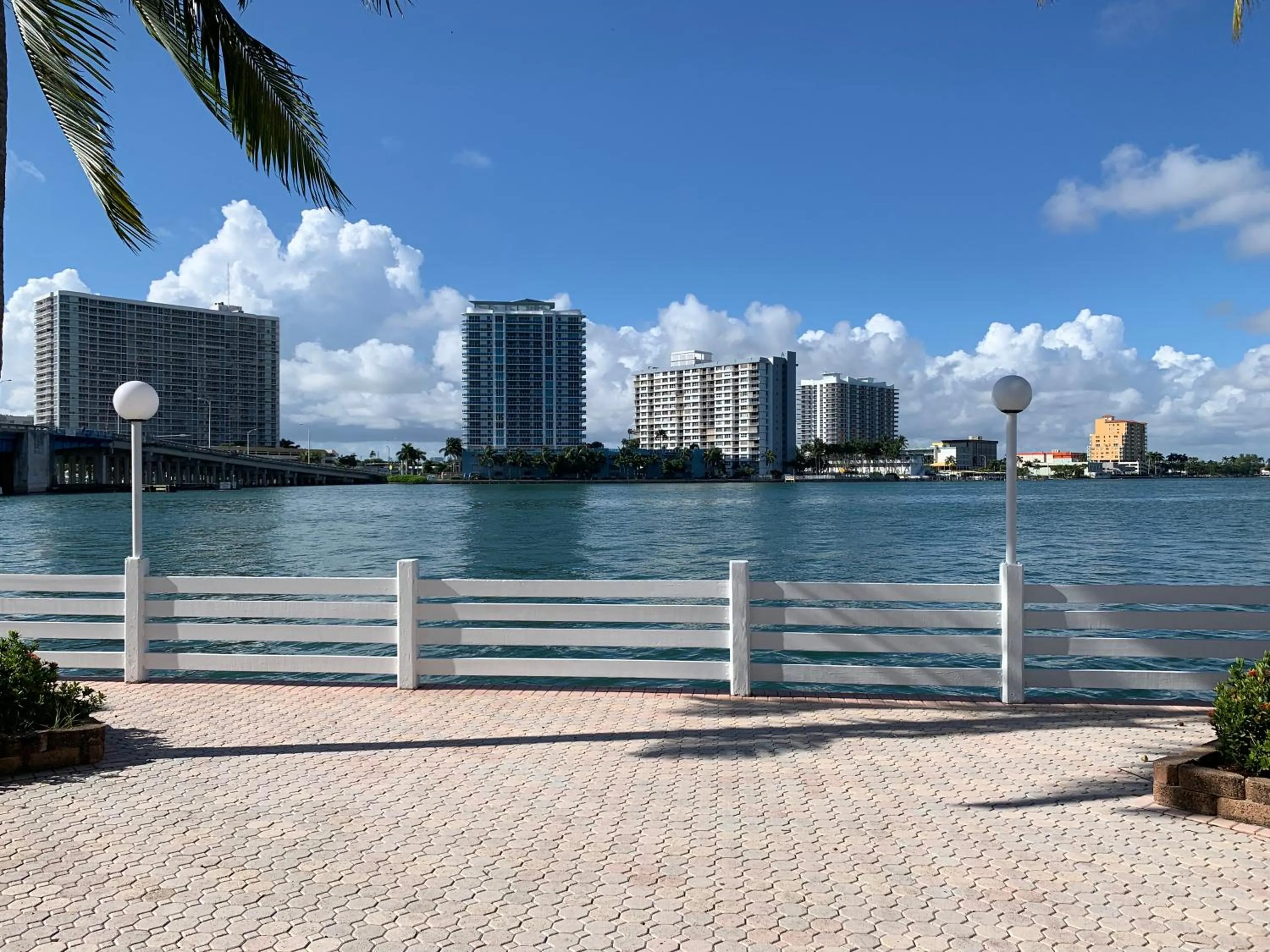 Sea view in International Inn on the Bay
