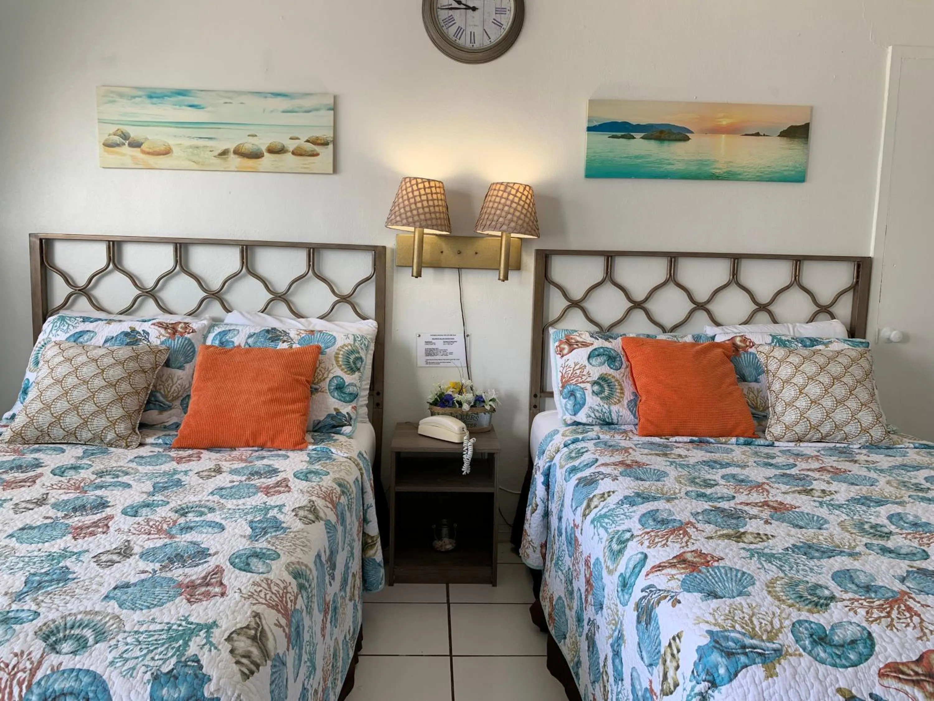 Bed in International Inn on the Bay