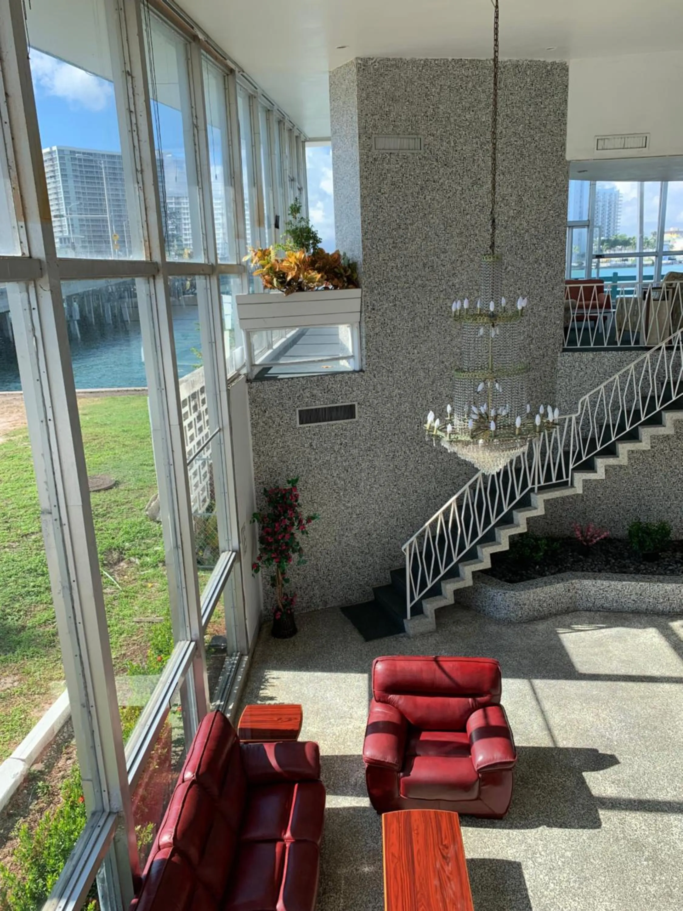 Lobby or reception in International Inn on the Bay