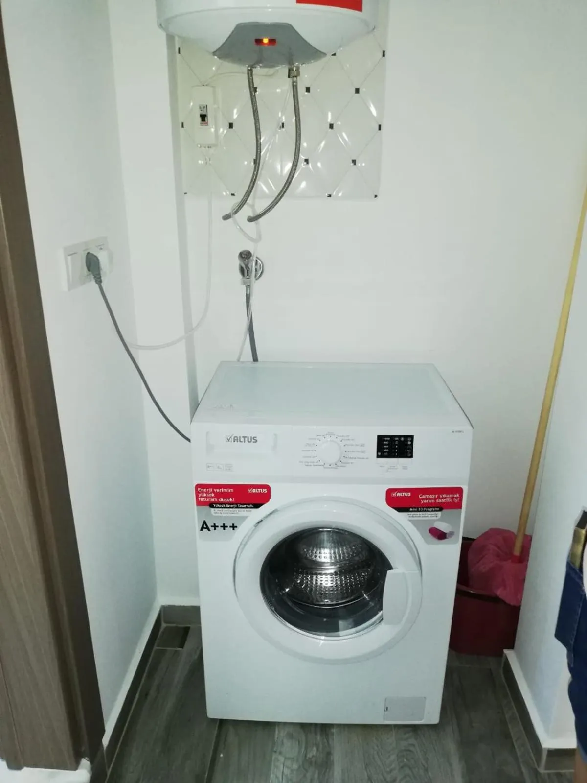 washing machine in ÇİÇEK APART OTEL