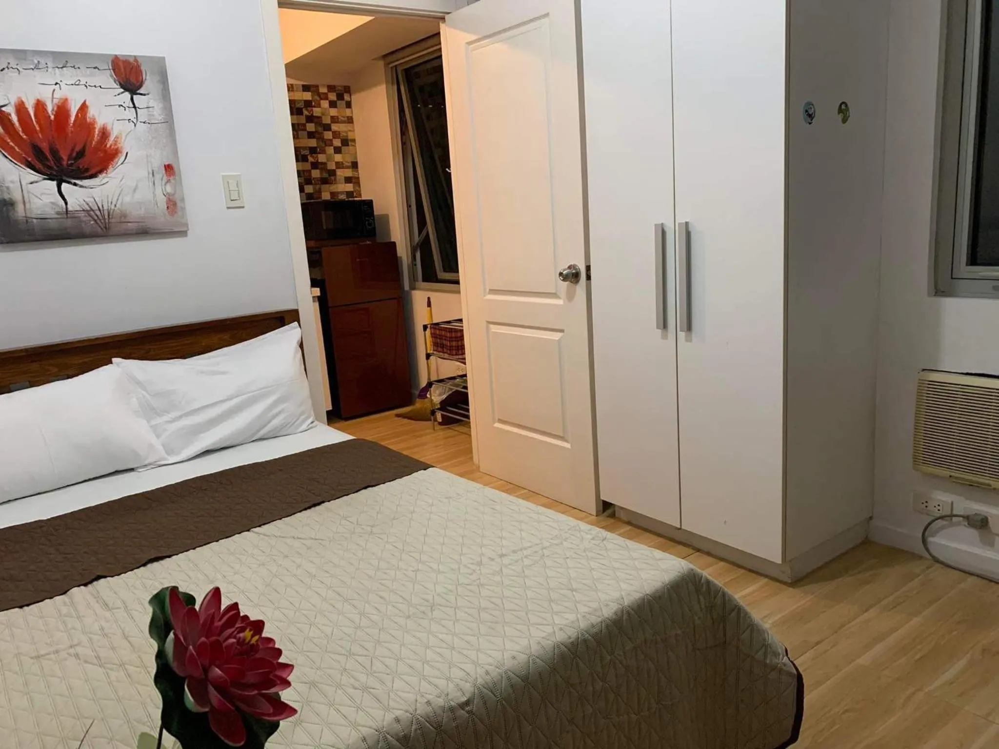 Bed in Azure C2 Balcony wifi Near Mall Airport MULTIPLE UNITS