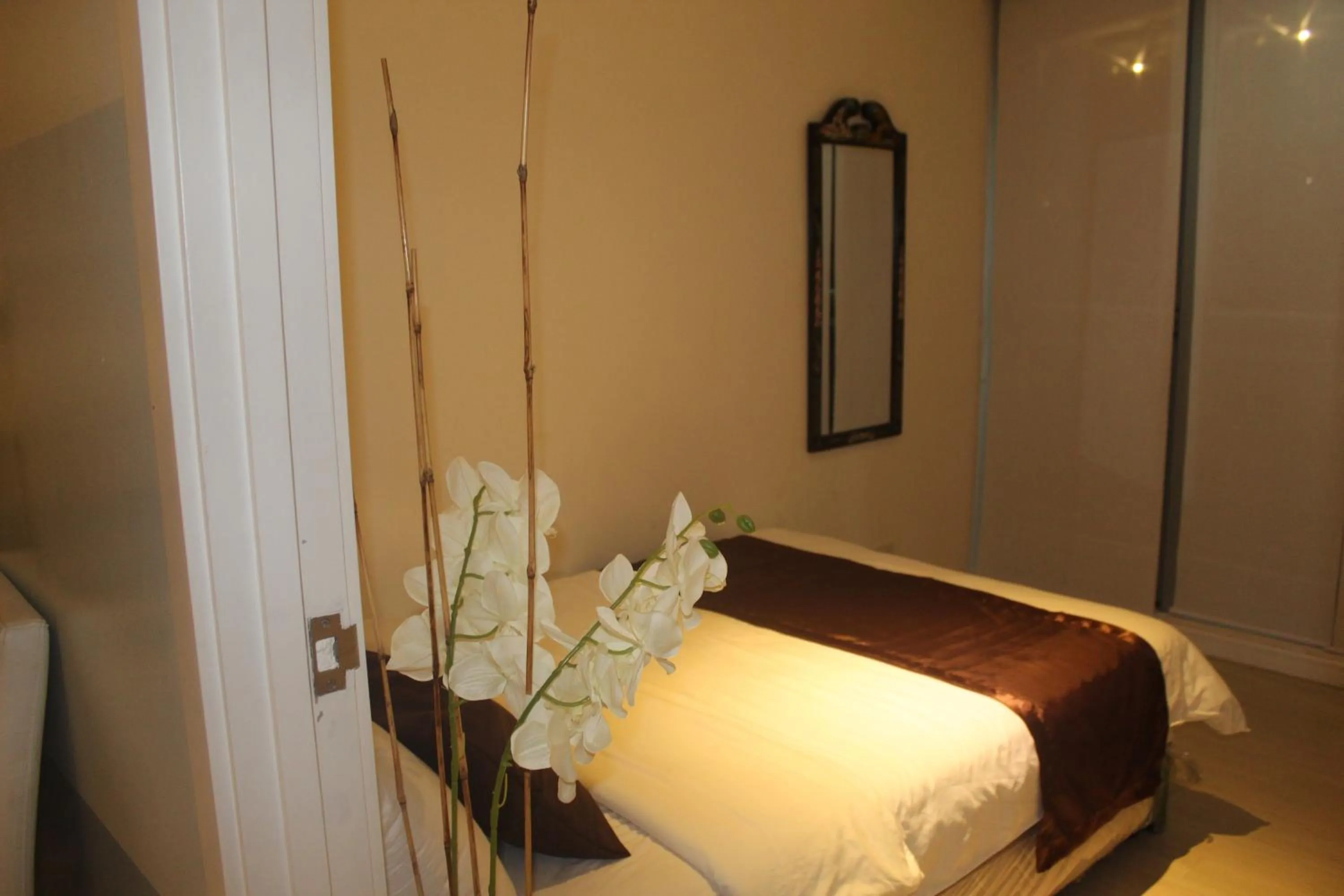 Bed in Azure C2 Balcony wifi Near Mall Airport MULTIPLE UNITS